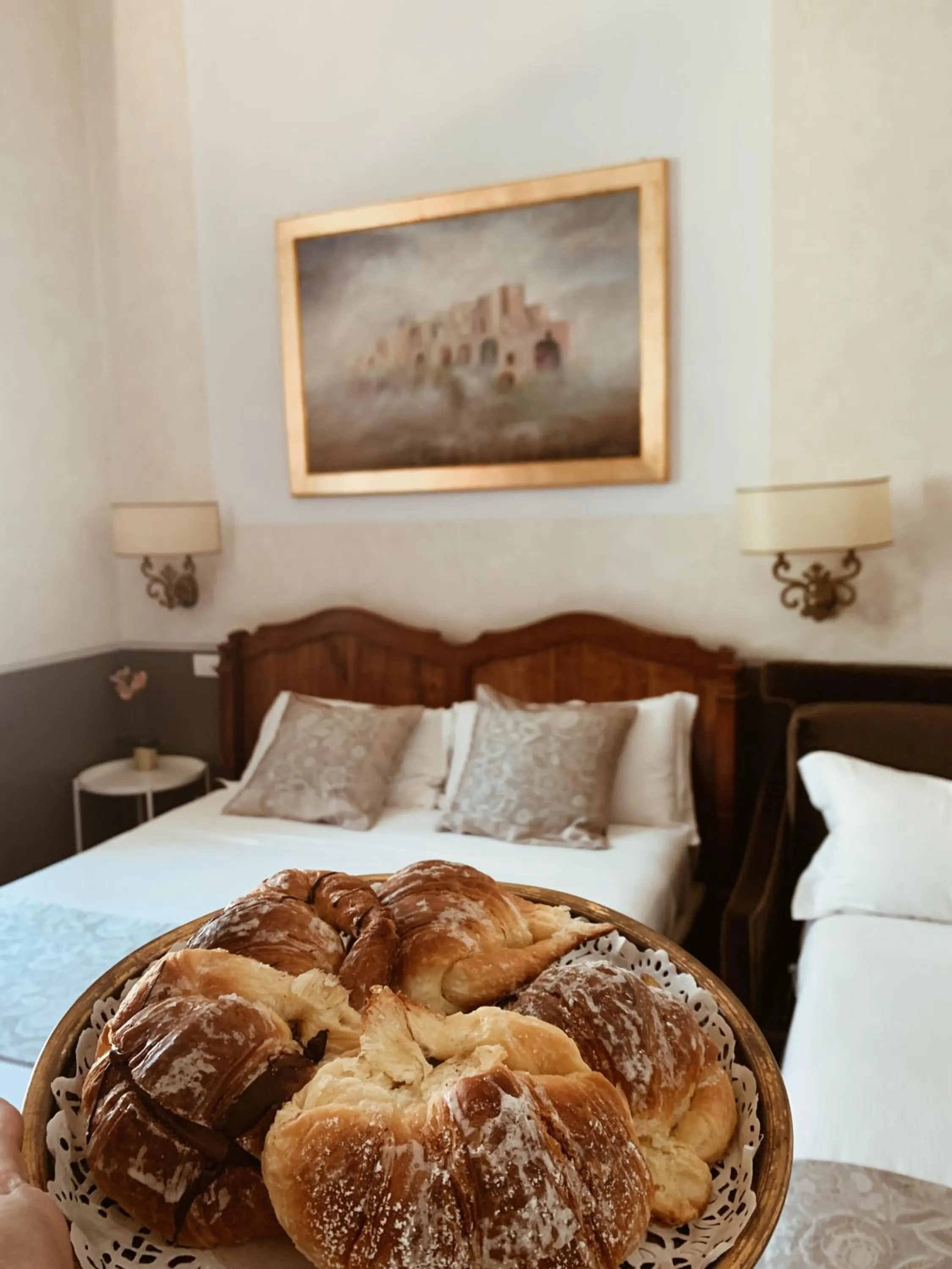 Breakfast, Bed in Residenza Sciarra Suites