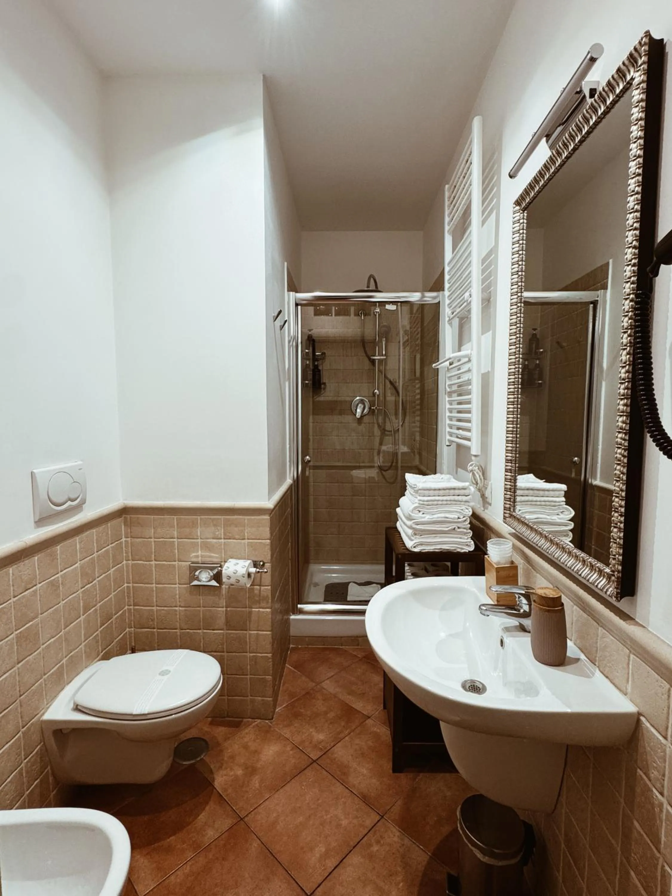 Shower in Residenza Sciarra Suites