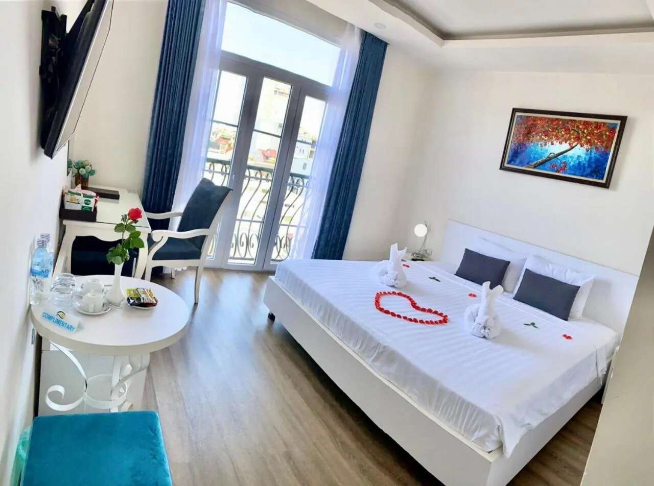 Photo of the whole room, Bed in Hotel La Perle