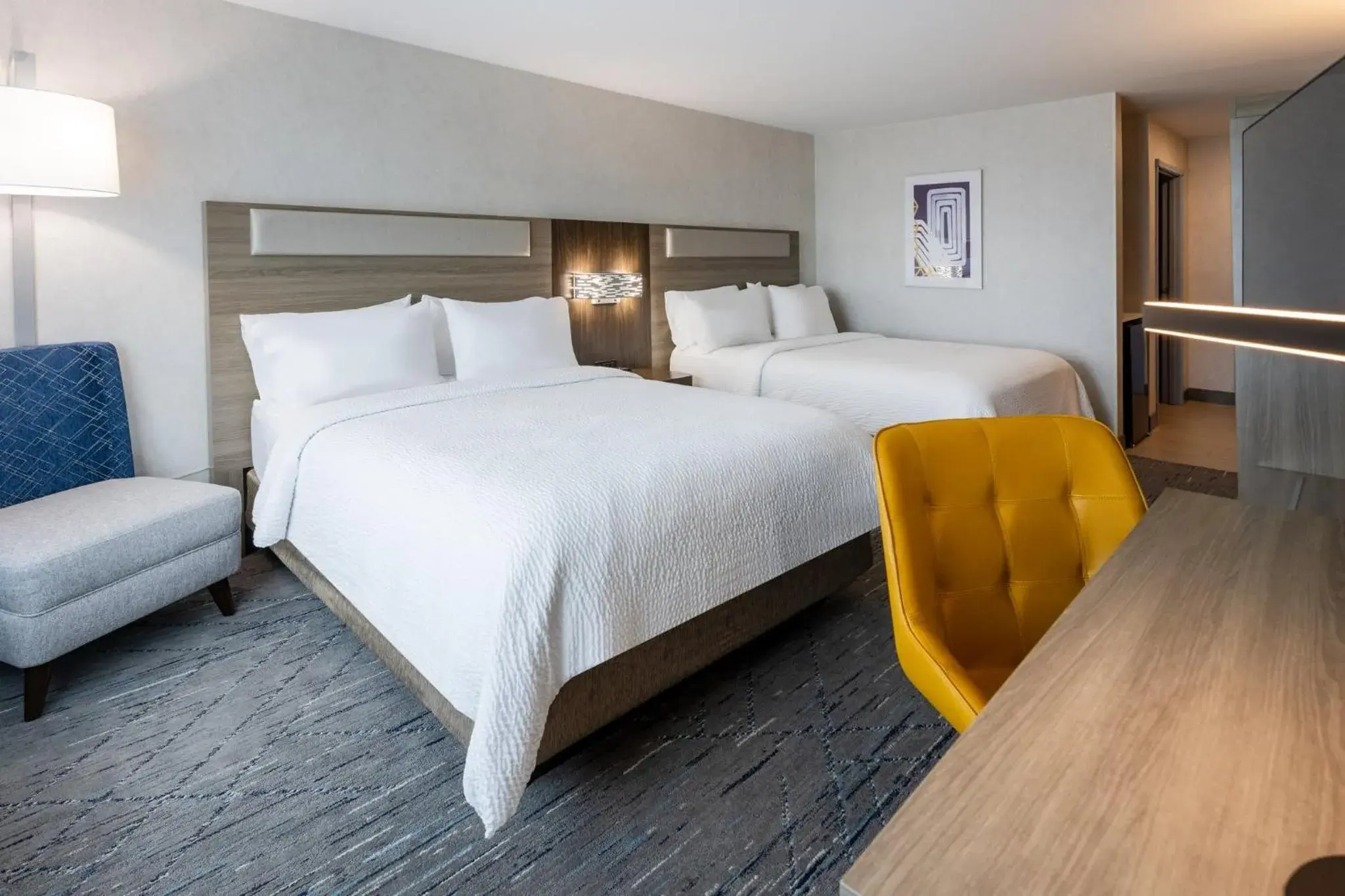 Standard Queen Room with Two Queen Beds and Mobility Accessible Tub in Holiday Inn Express & Suites Dewitt - Syracuse by IHG Standard Queen Room with Two Queen Beds and Mobility Accessible Tub in Holiday Inn Express & Suites Dewitt - Syracuse by IHG