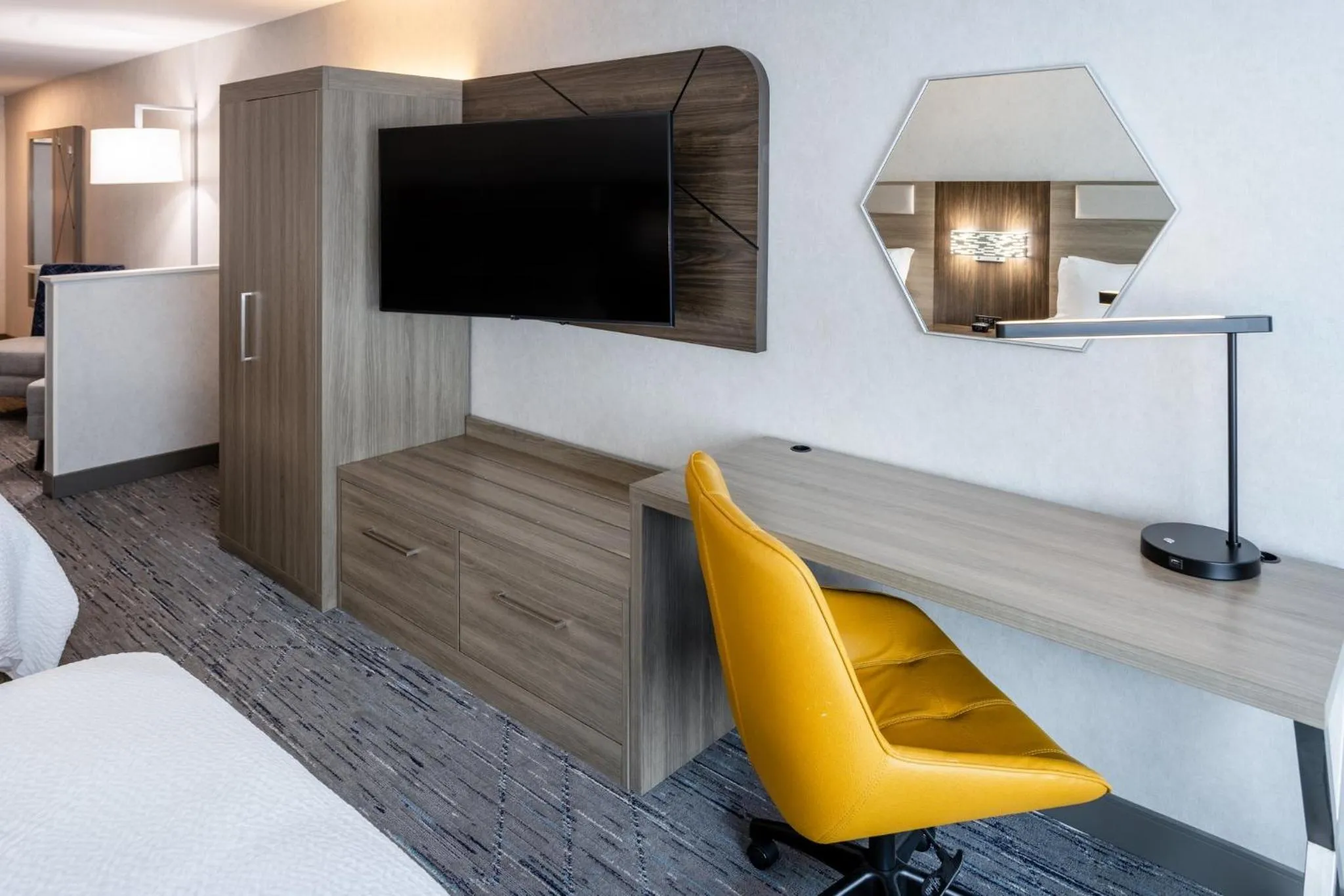 Photo of the whole room, Bed in Holiday Inn Express & Suites Dewitt - Syracuse by IHG