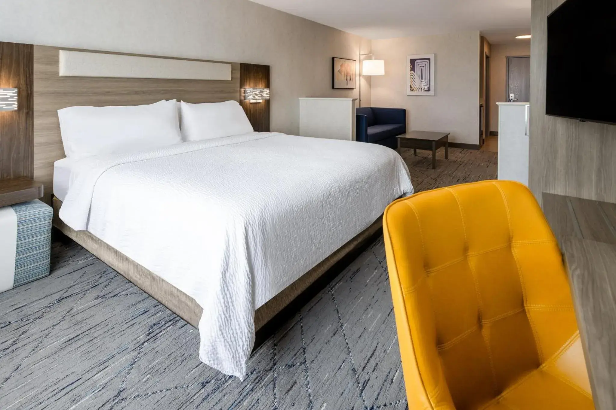 King Suite - Disability Access in Holiday Inn Express & Suites Dewitt - Syracuse by IHG King Suite - Disability Access in Holiday Inn Express & Suites Dewitt - Syracuse by IHG