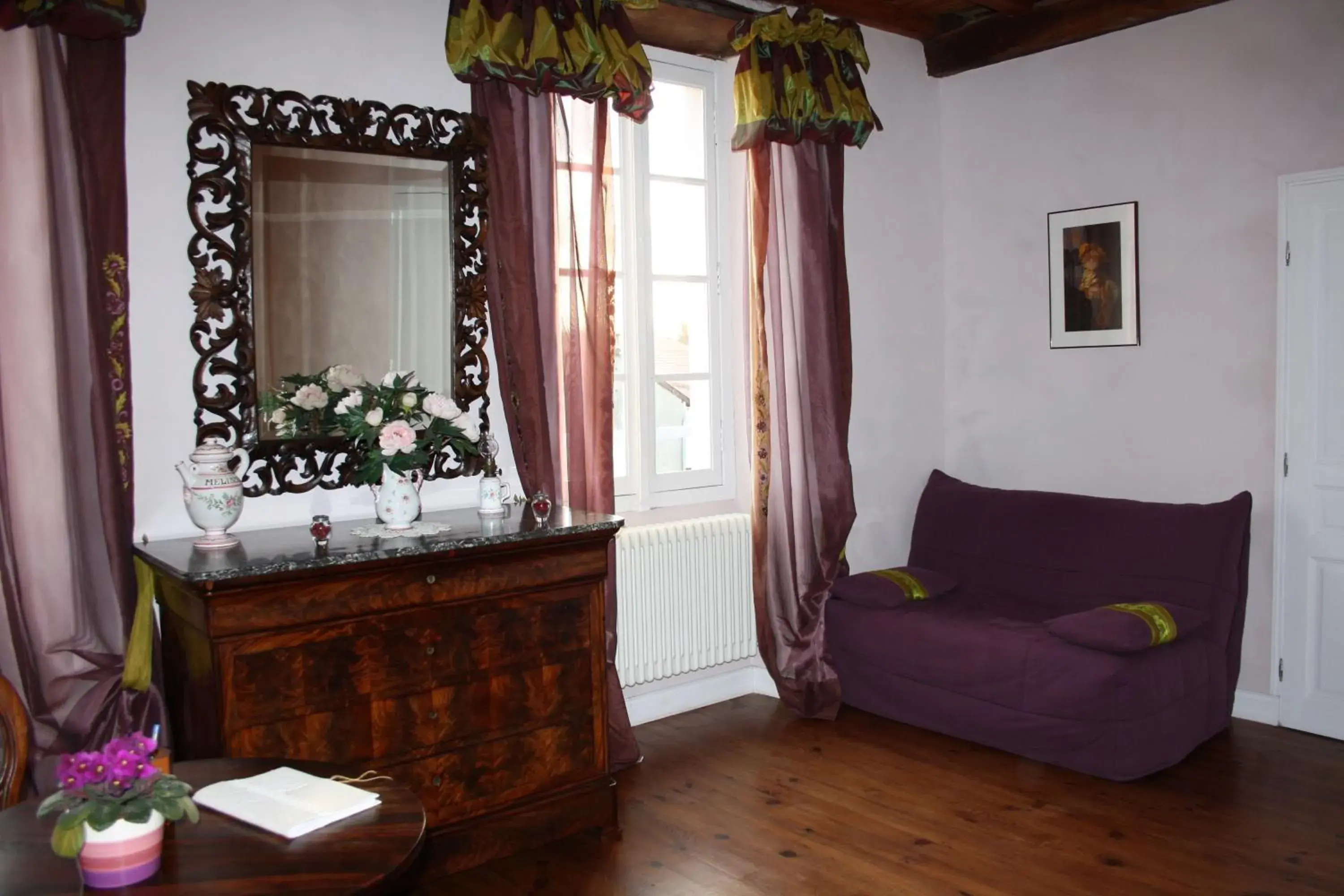 Queen Room in La Maison d'Anais Queen Room in La Maison d'Anais