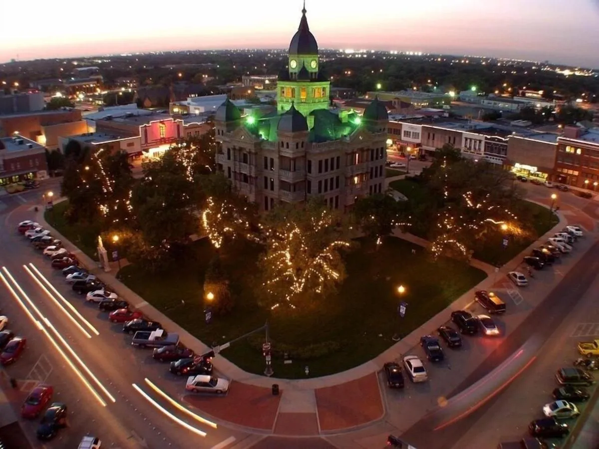 Neighbourhood in Holiday Inn Express & Suites - Denton North by IHG