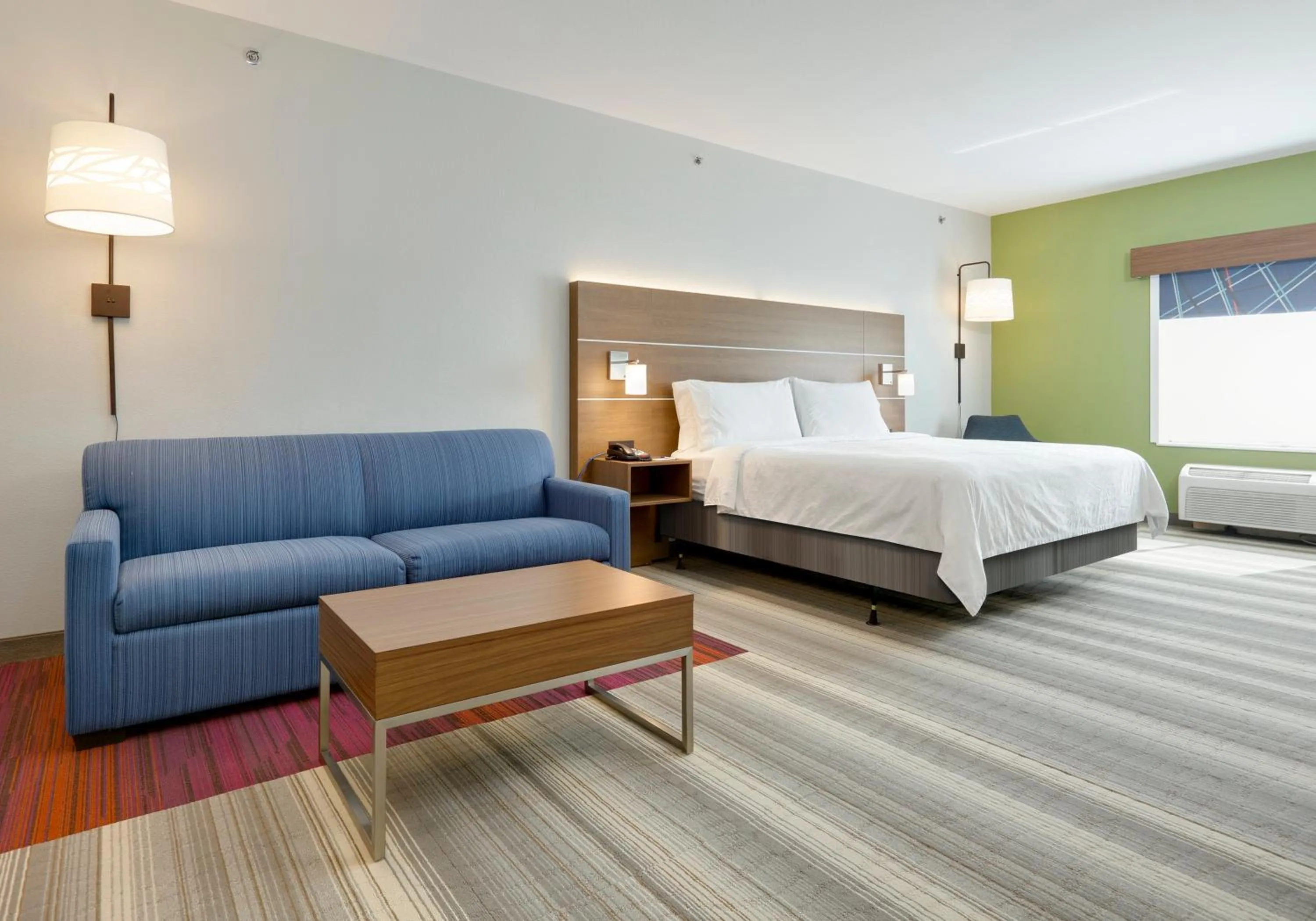 Photo of the whole room, Bed in Holiday Inn Express & Suites - Denton North by IHG
