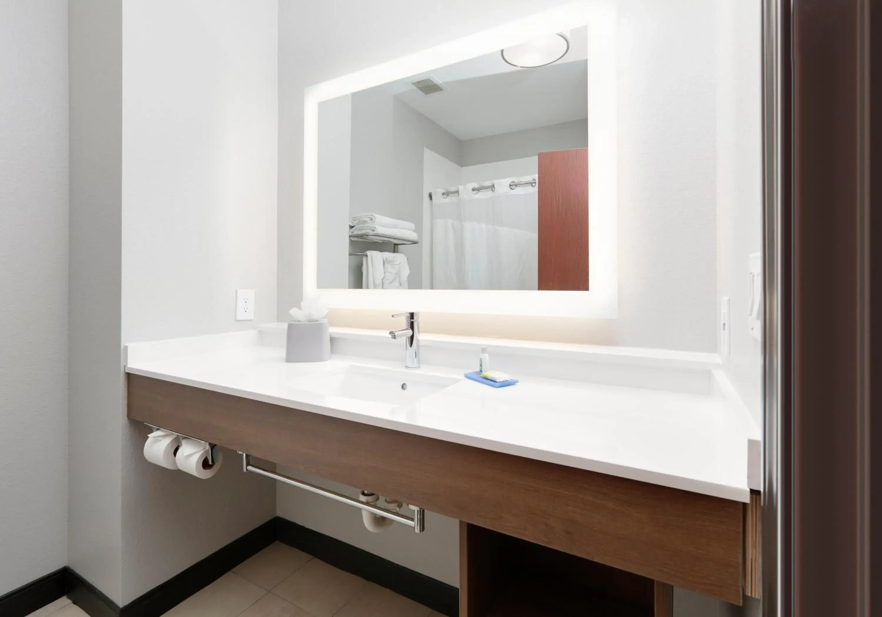 King Suite with Sofa Bed - Hearing Accessible in Holiday Inn Express & Suites - Denton North by IHG King Suite with Sofa Bed - Hearing Accessible in Holiday Inn Express & Suites - Denton North by IHG