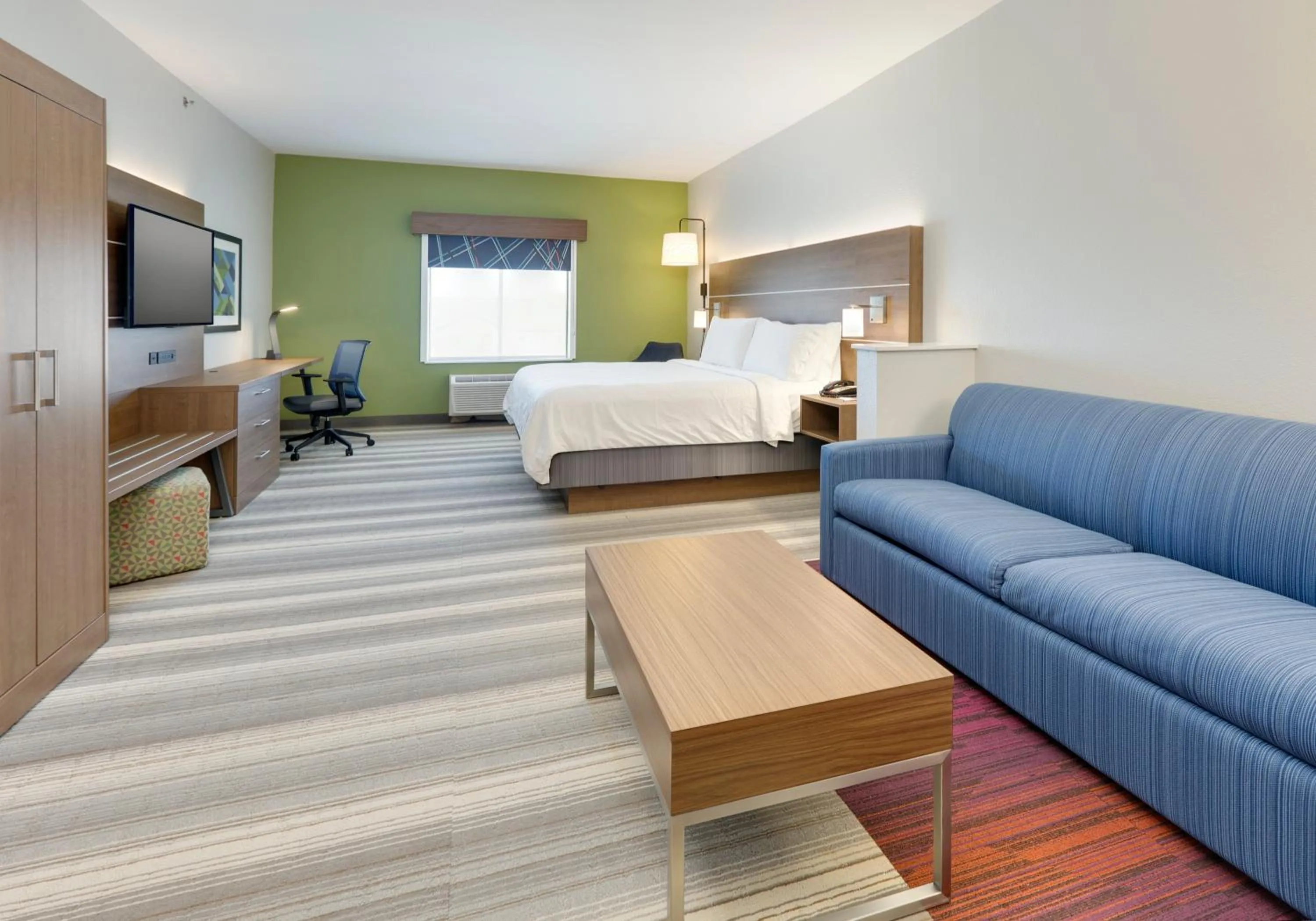 Photo of the whole room, Bed in Holiday Inn Express & Suites - Denton North by IHG