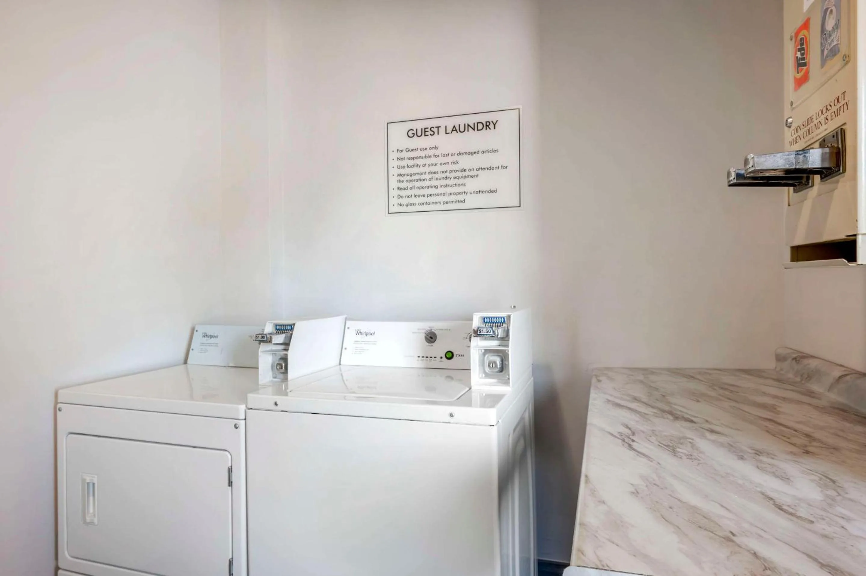 Other, Bed in Comfort Inn Kendallville East