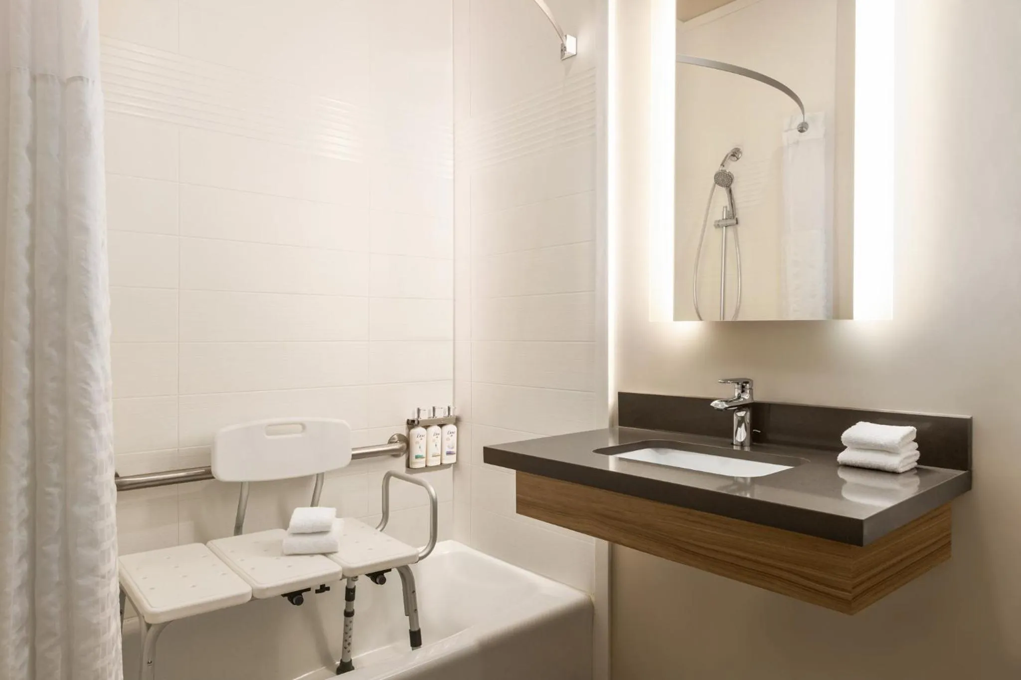 Bathroom in Candlewood Suites Mount Pleasant by IHG