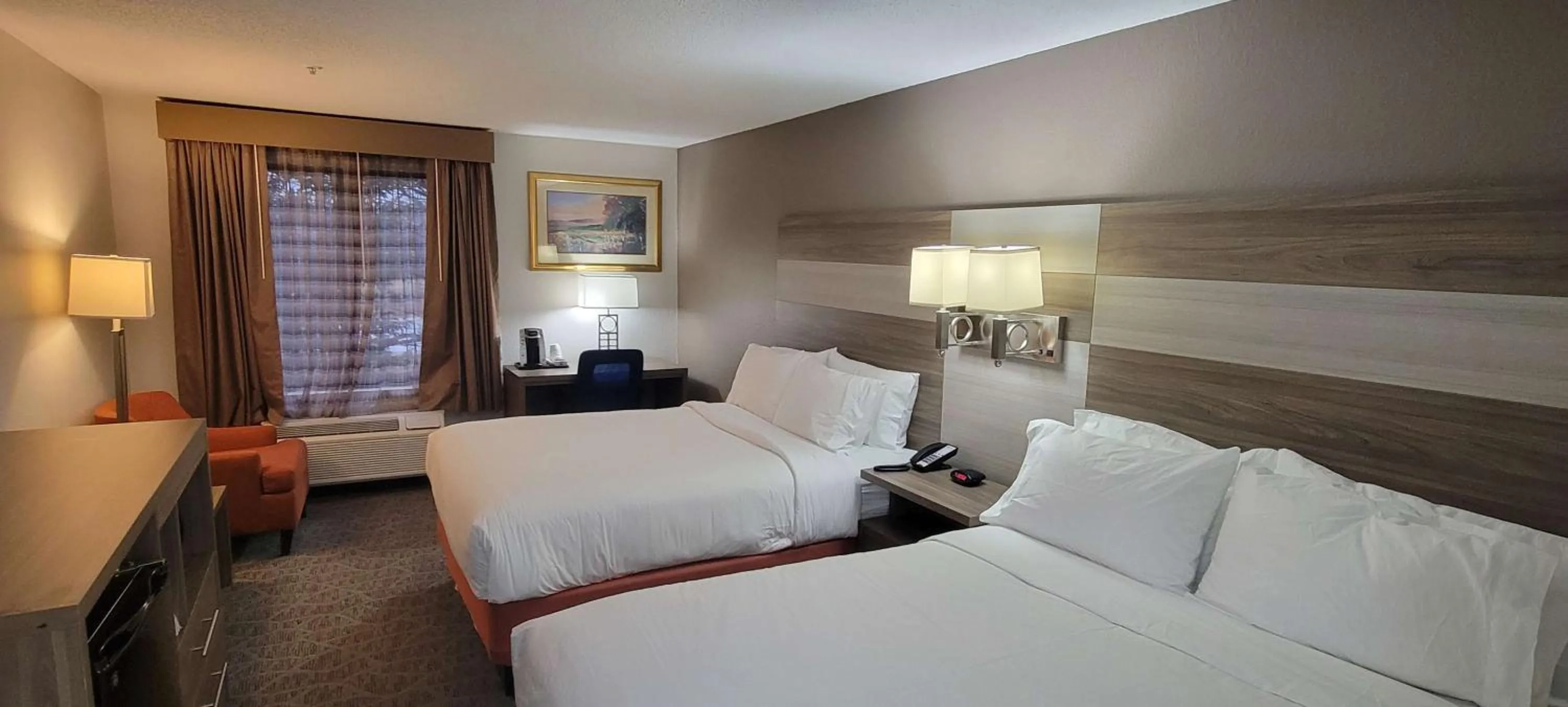 Bedroom, Bed in Holiday Inn Express Kernersville