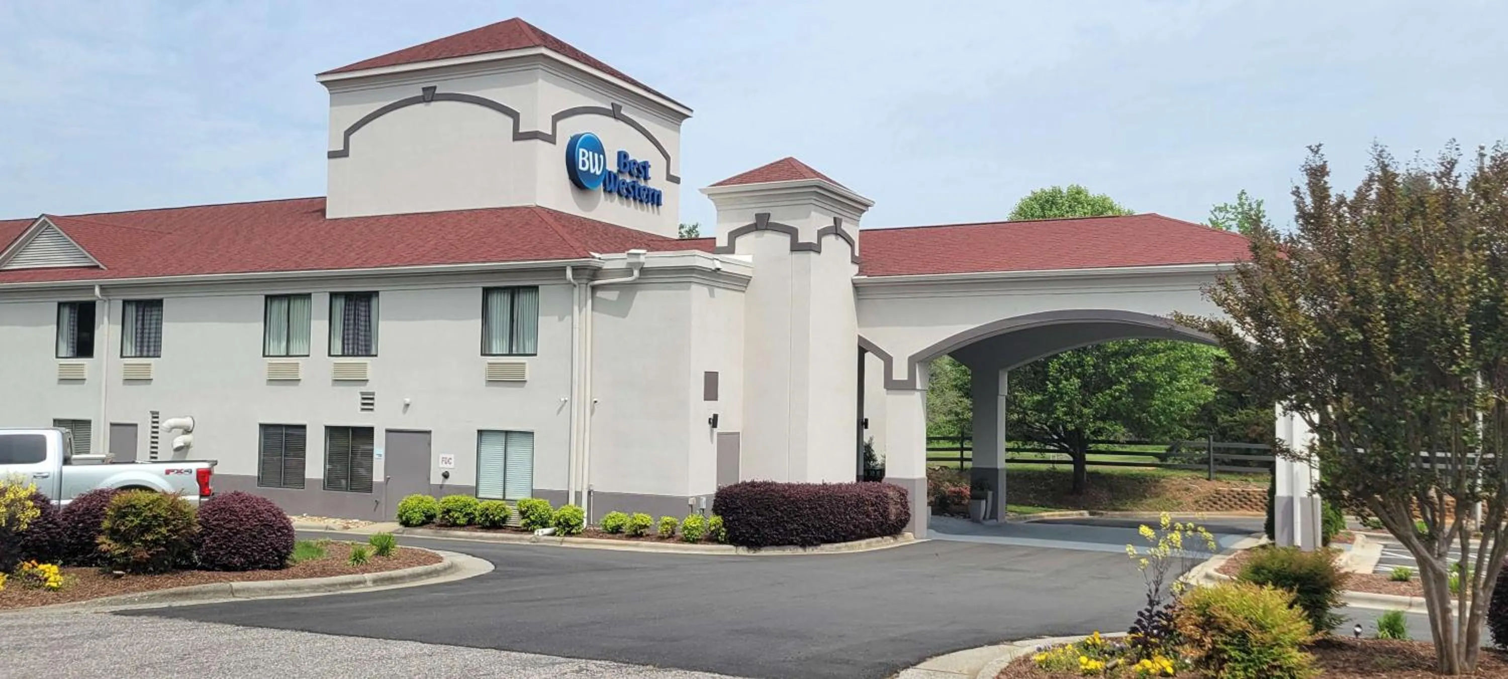 Property Building in Holiday Inn Express Kernersville