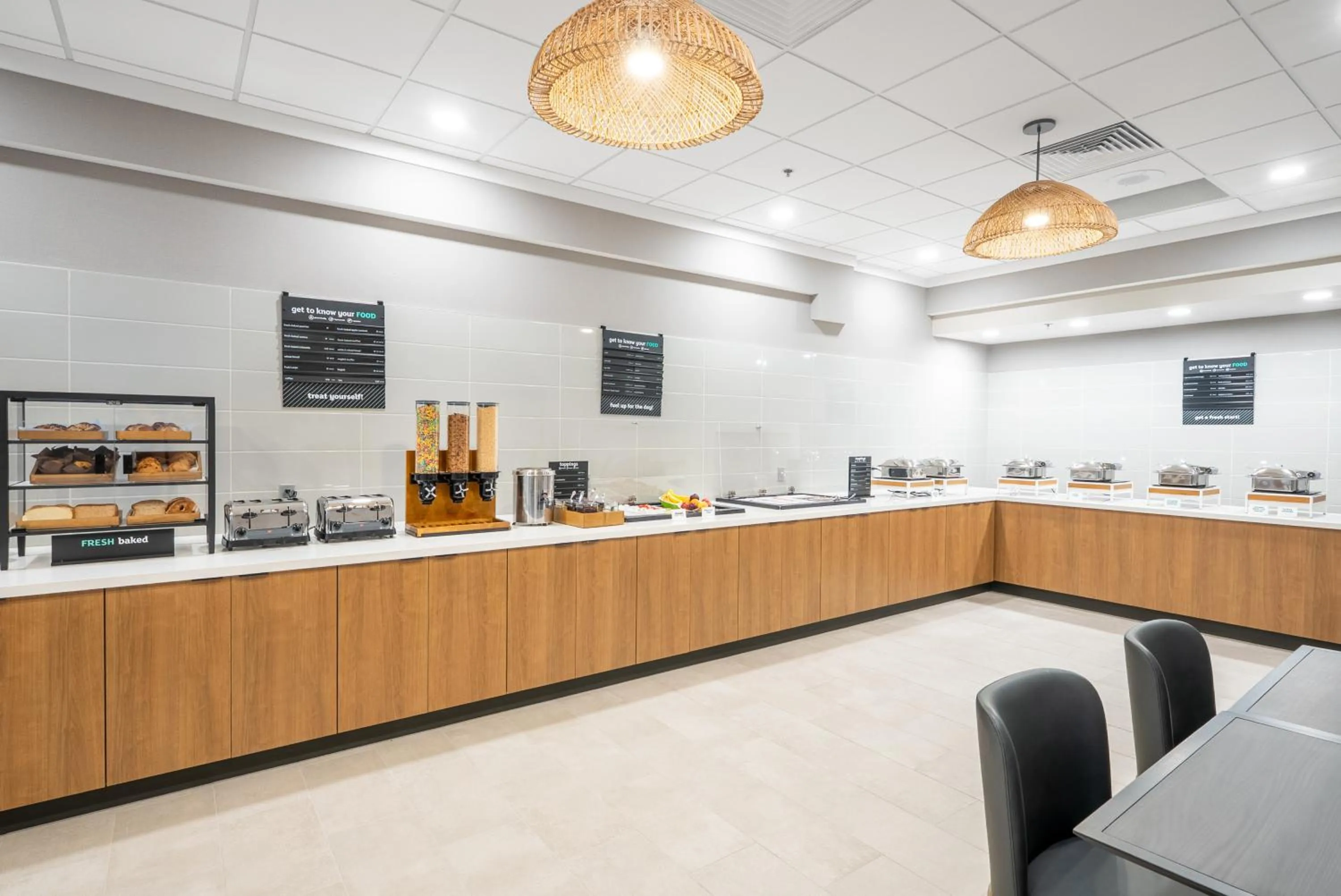 Restaurant/places to eat in Holiday Inn Portland-By the Bay by IHG