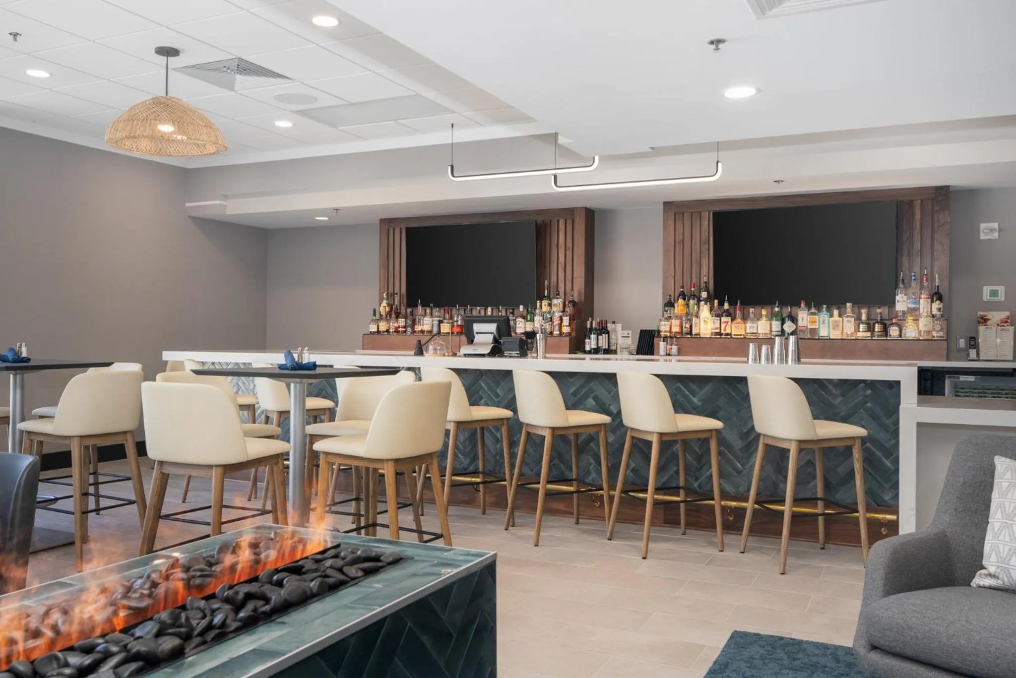 Restaurant/places to eat in Holiday Inn Portland-By the Bay by IHG