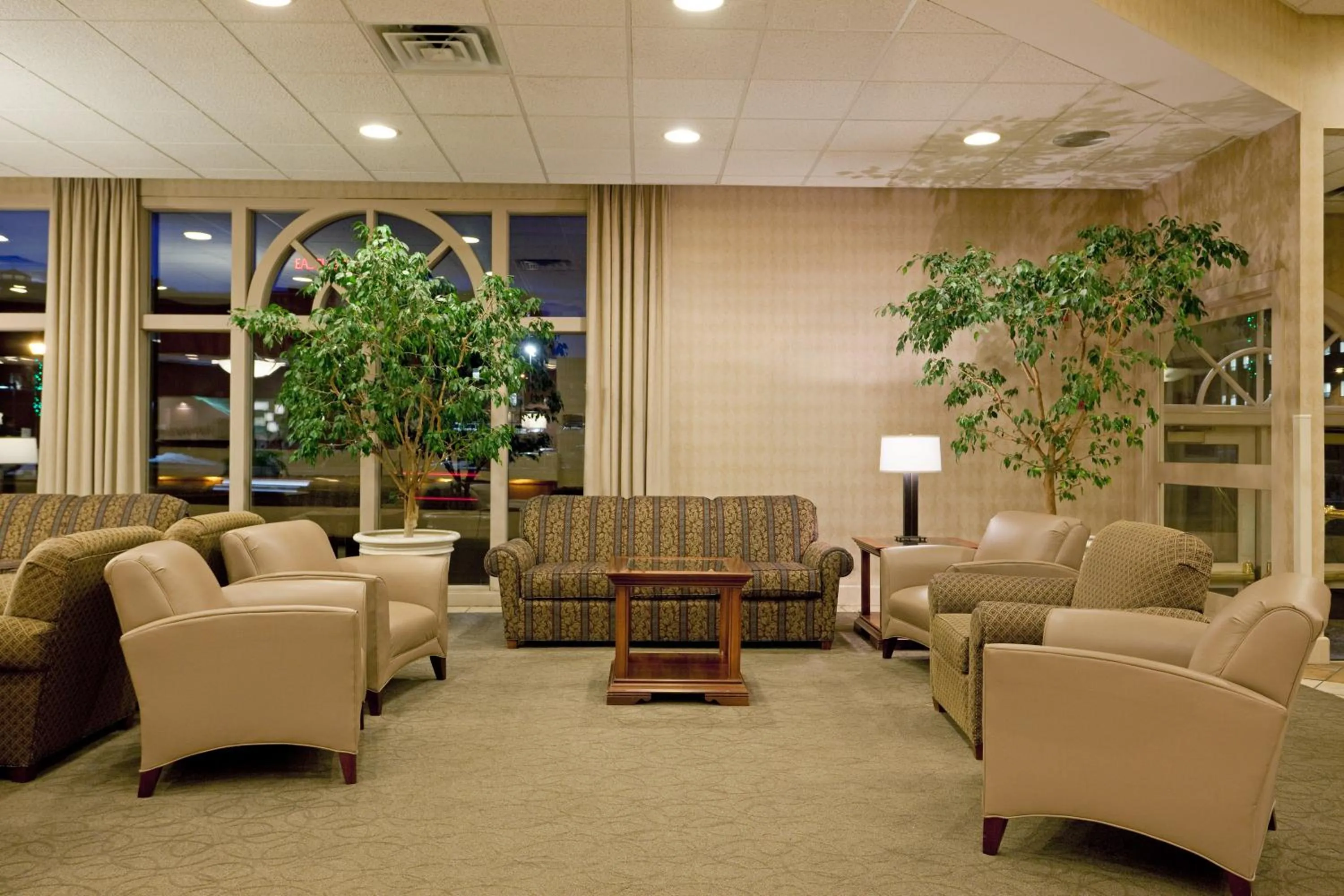 Lobby or reception in Holiday Inn Portland-By the Bay by IHG