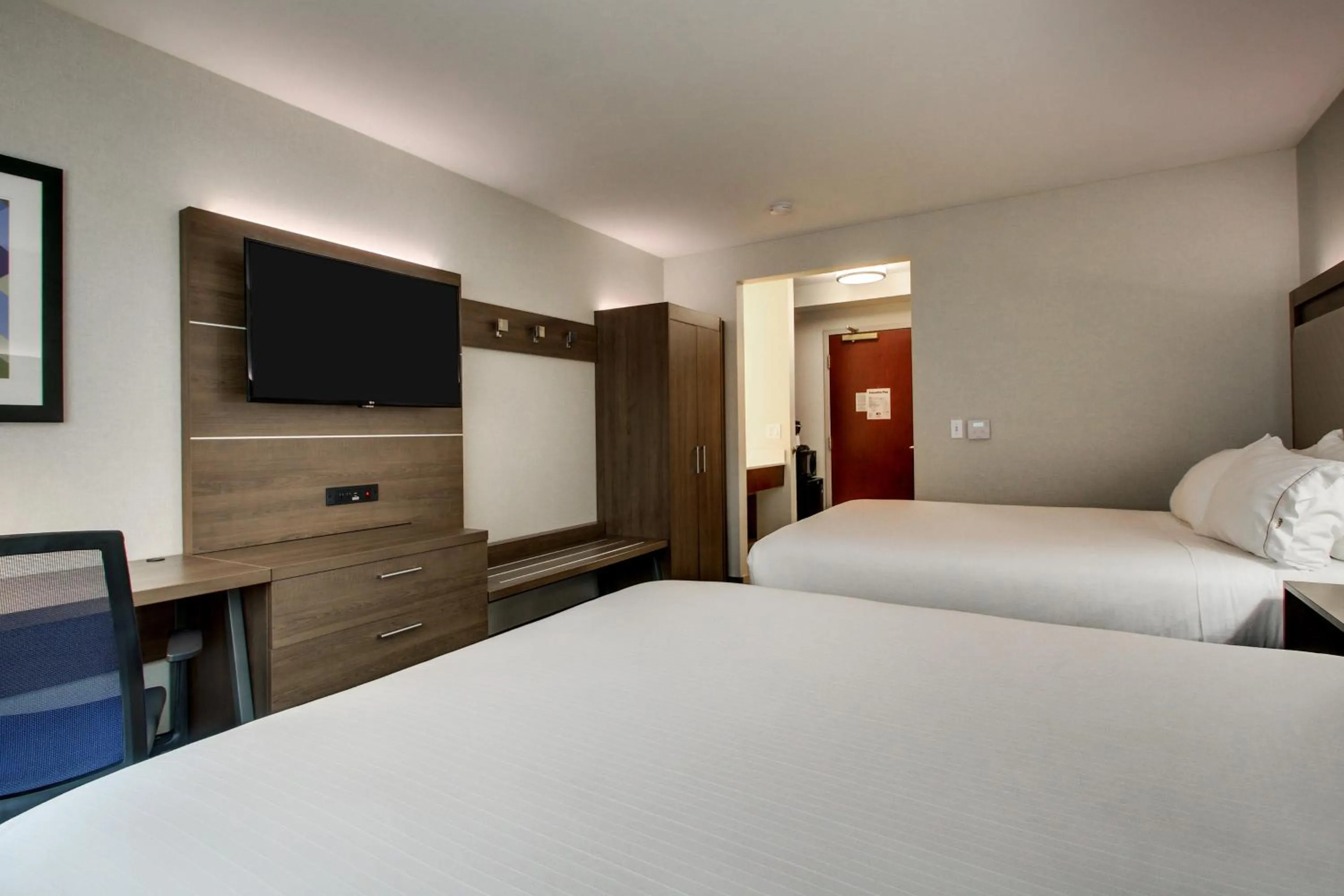 Bed in Holiday Inn Express Durham-UNH by IHG