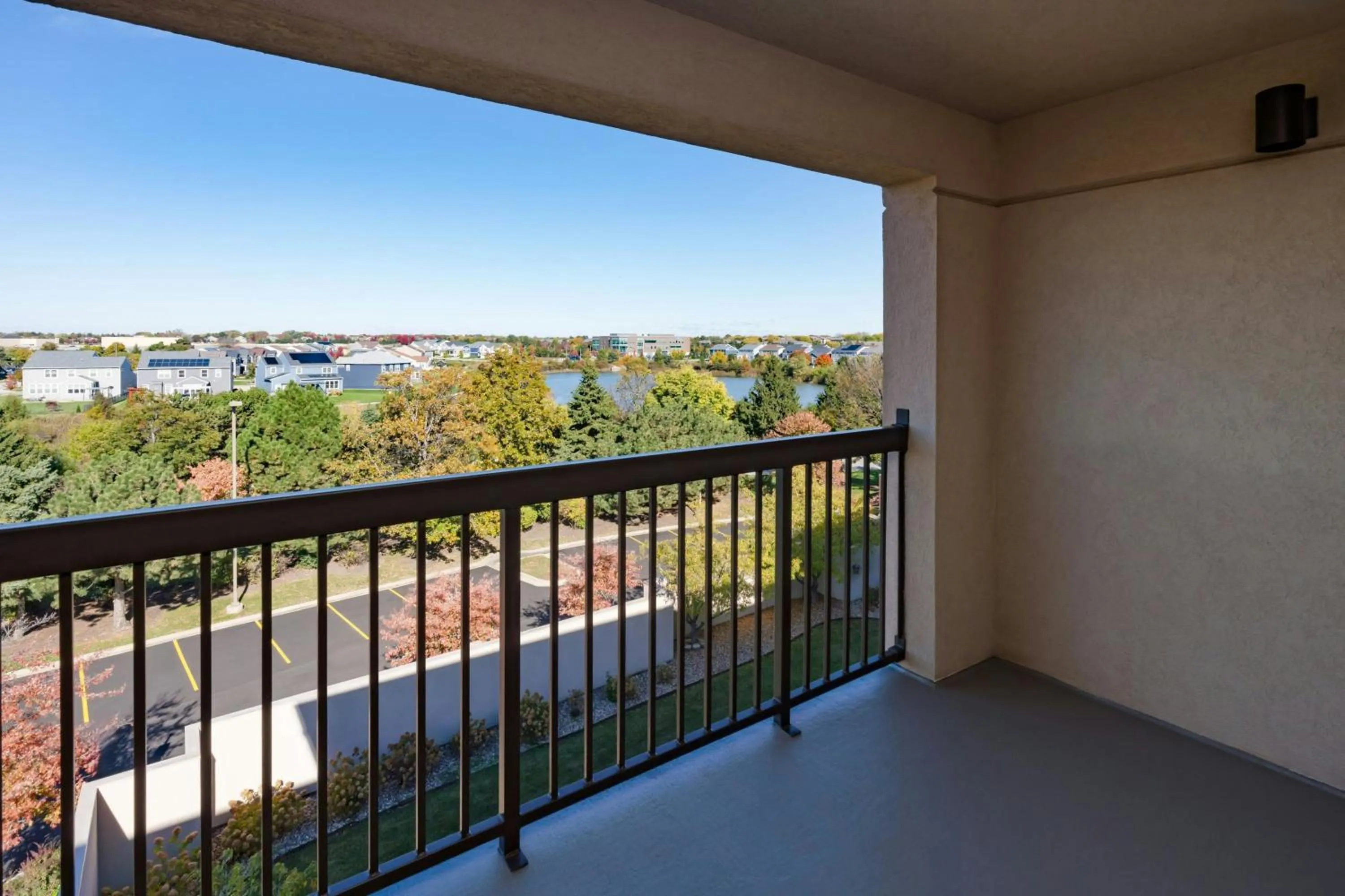 Photo of the whole room in Courtyard by Marriott Chicago Bloomingdale