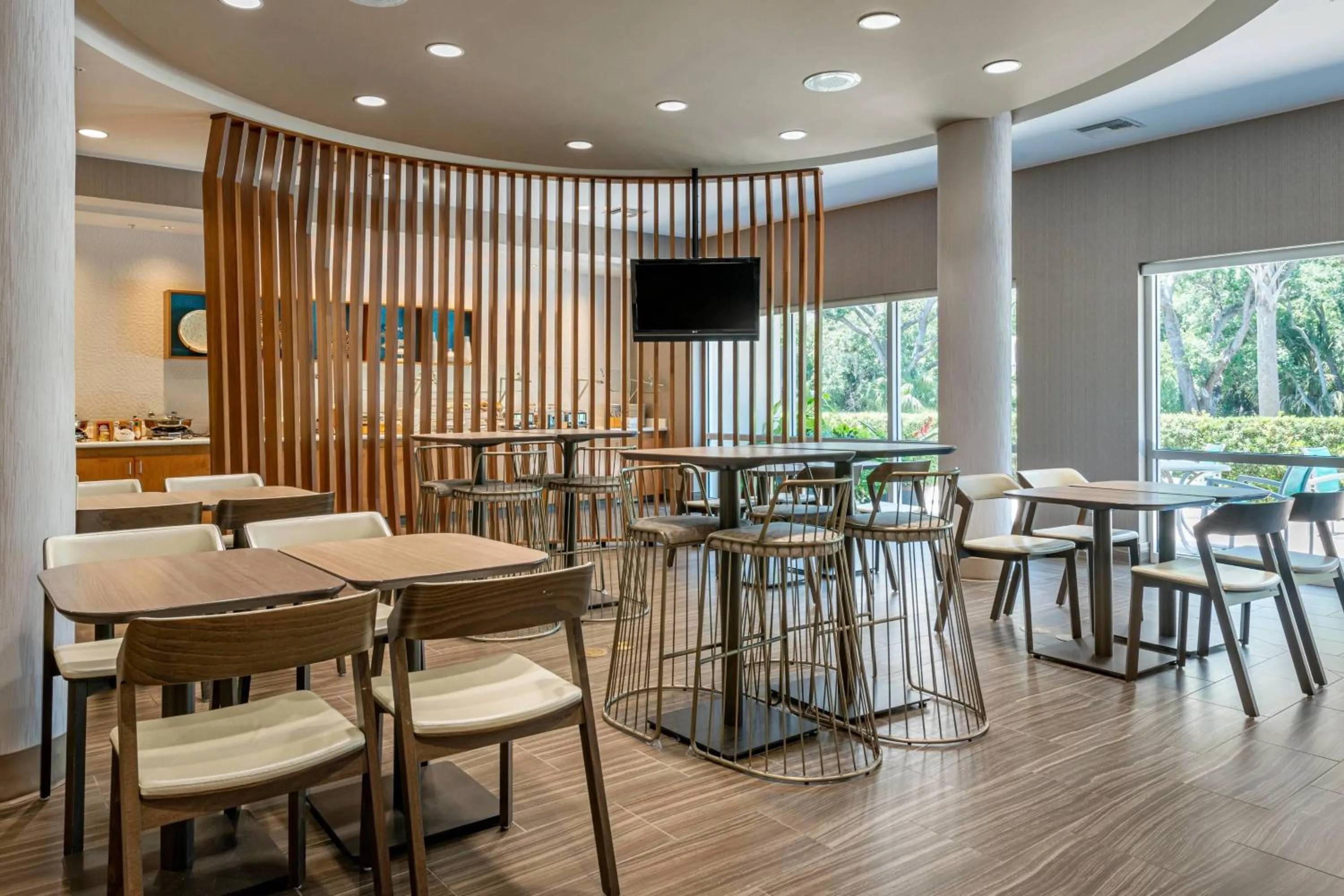 Breakfast in SpringHill Suites Vero Beach