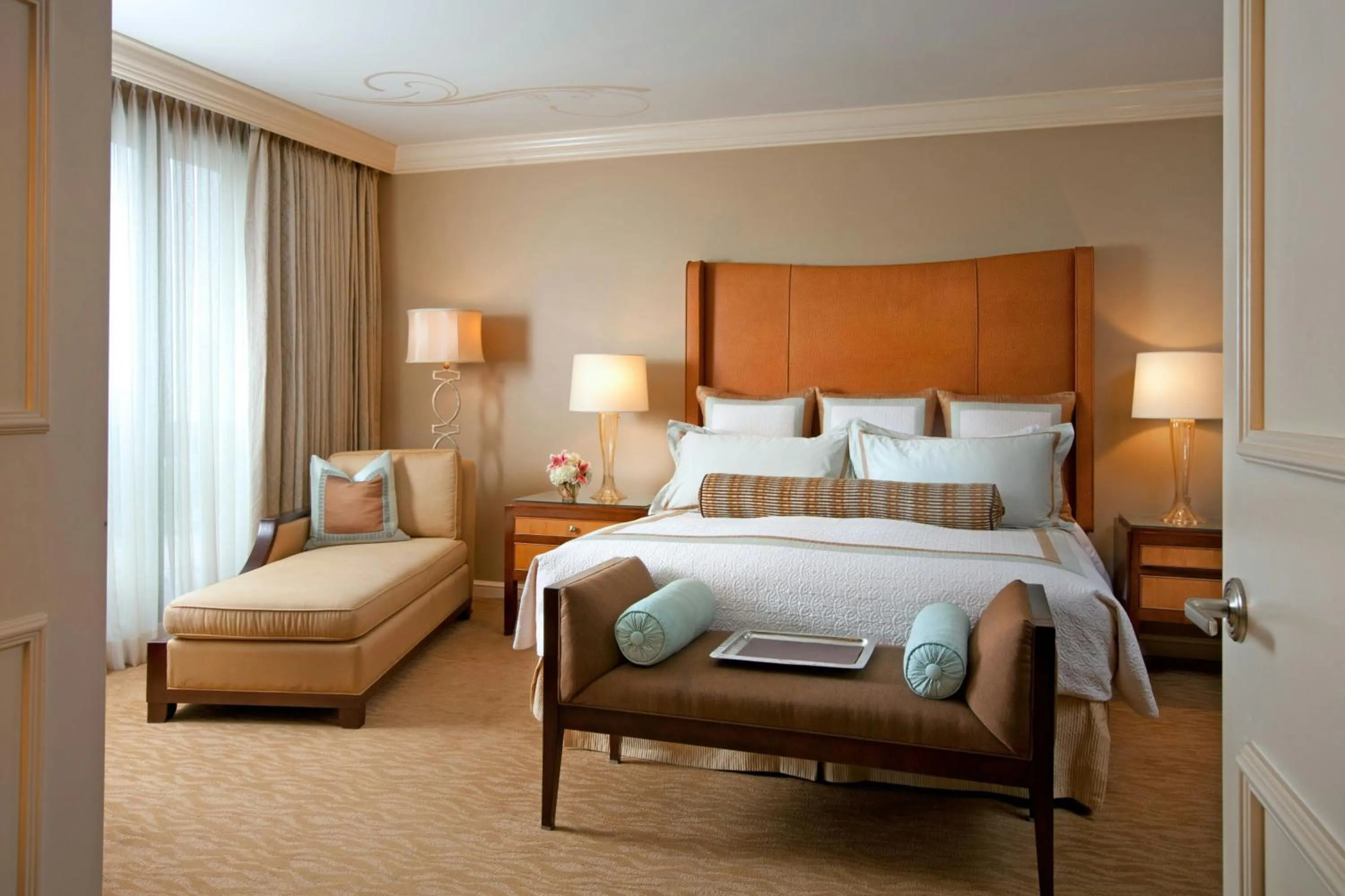 Bedroom, Bed in The St. Regis Houston