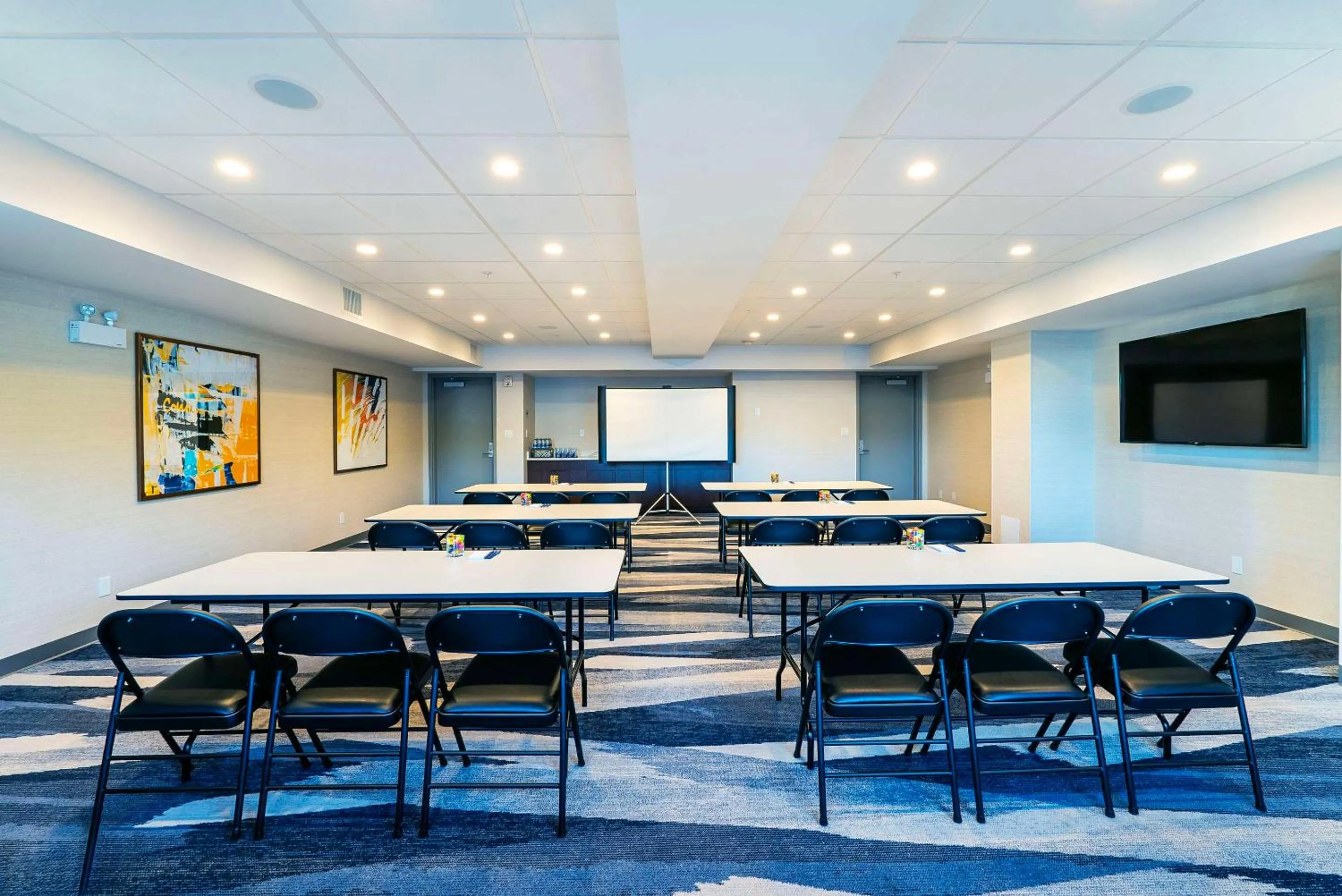 Meeting/conference room in Comfort Suites Kelowna