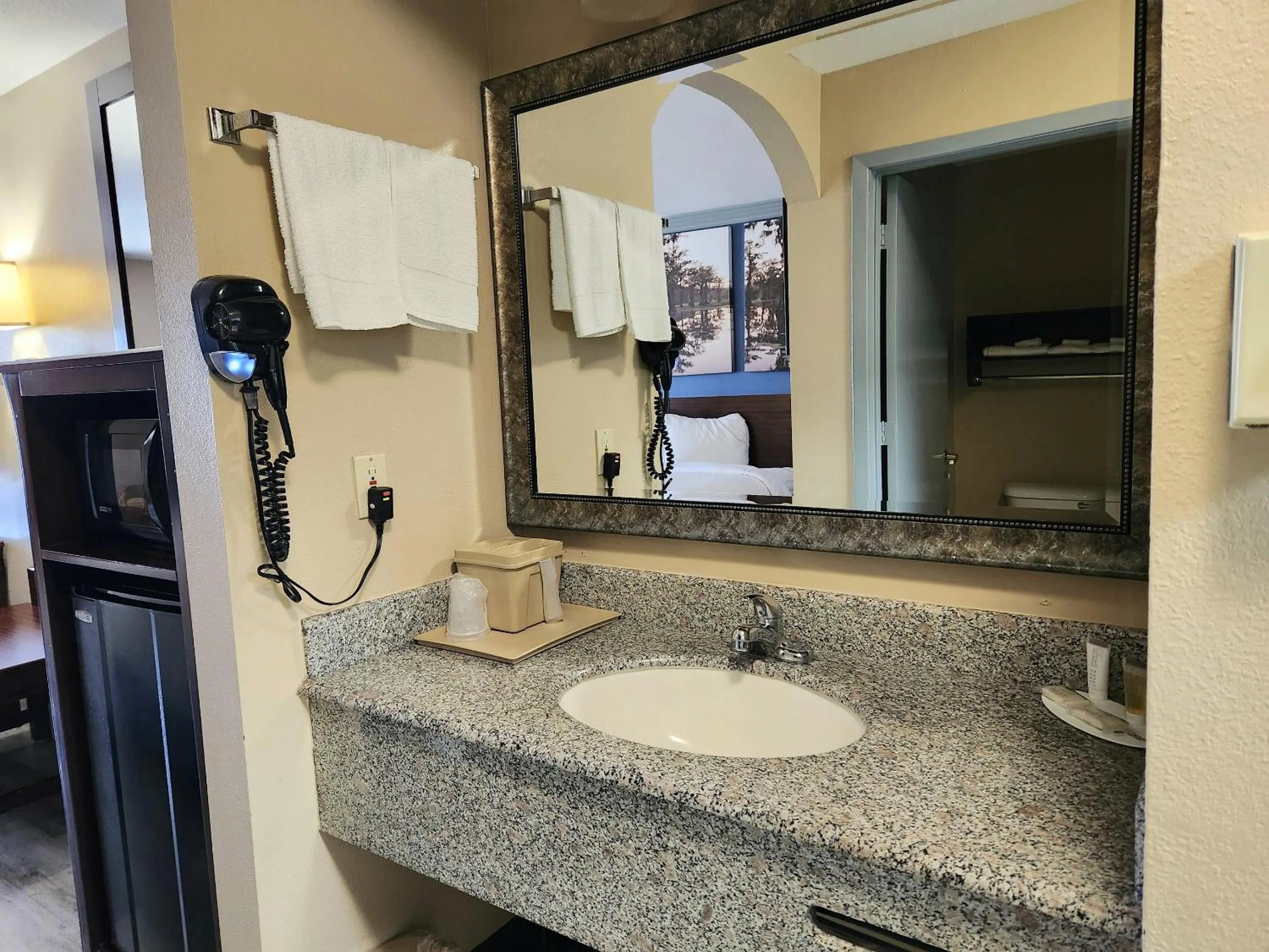 Bathroom in Days Inn by Wyndham Rosenberg