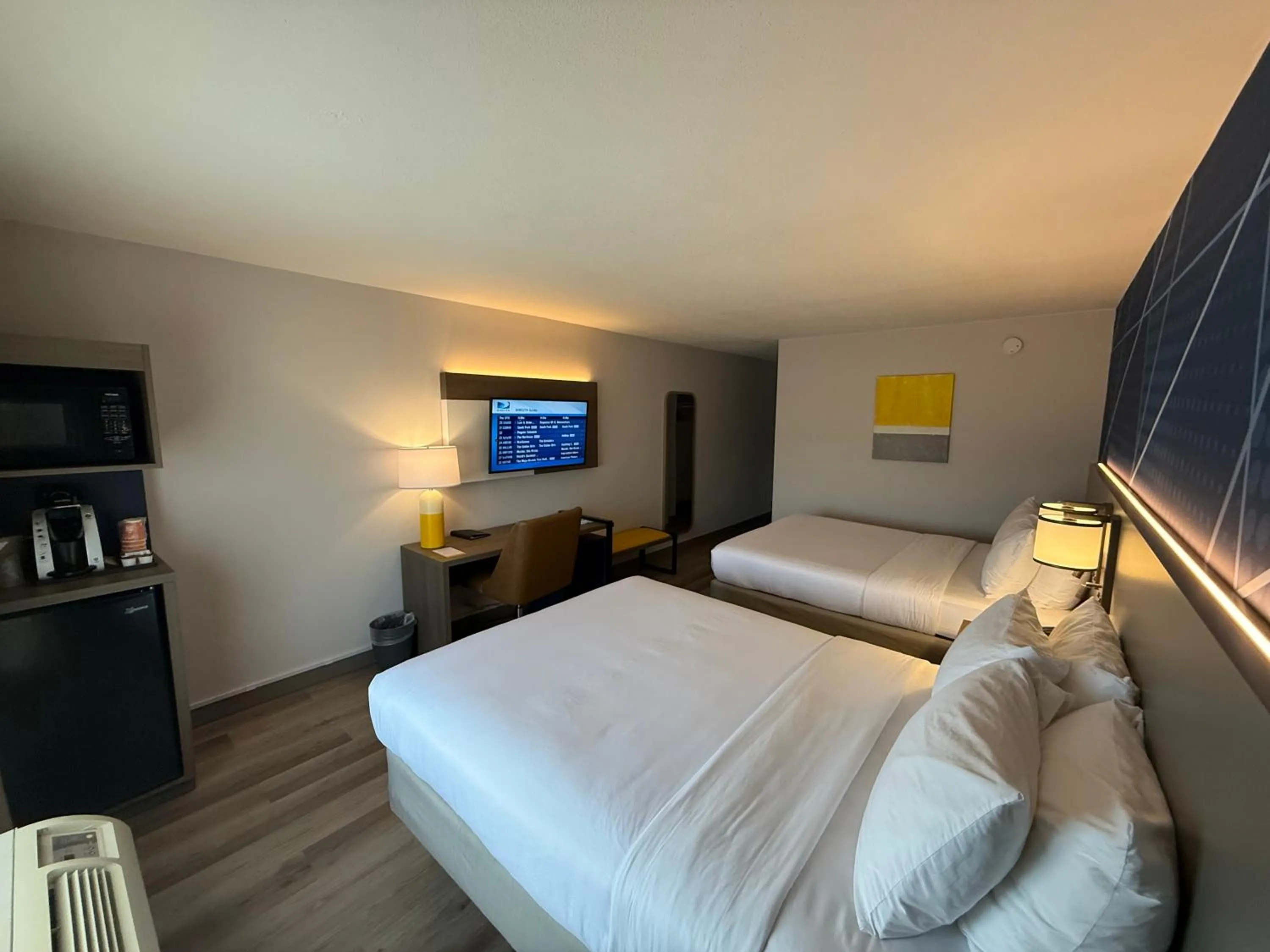 Communal lounge/ TV room, Bed in Comfort Inn & Suites Danbury-Bethel