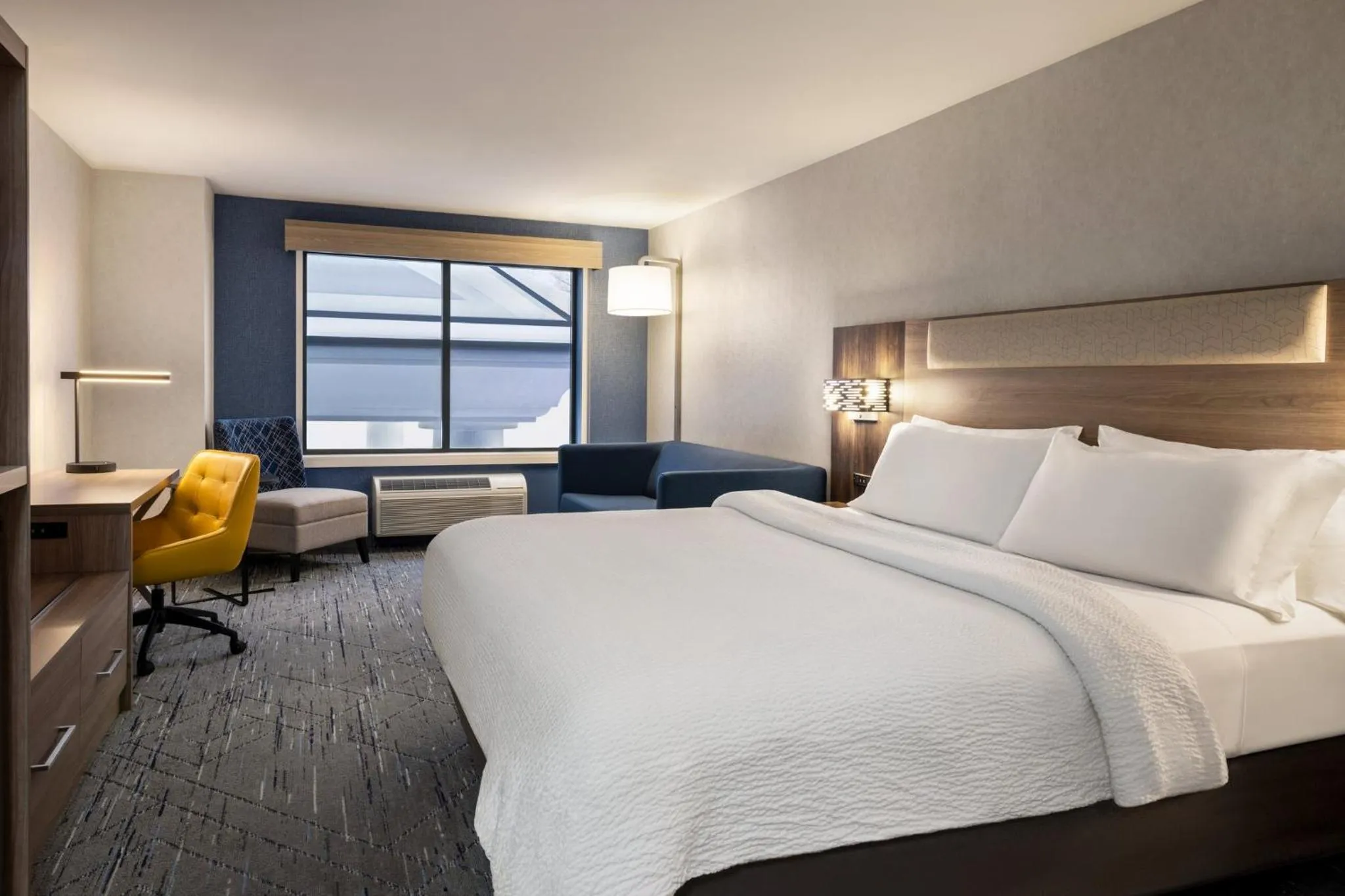 Photo of the whole room, Bed in Holiday Inn Express Syracuse Airport by IHG