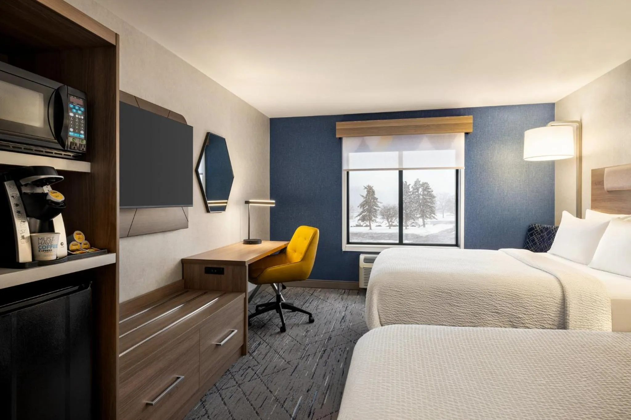 Photo of the whole room, Bed in Holiday Inn Express Syracuse Airport by IHG