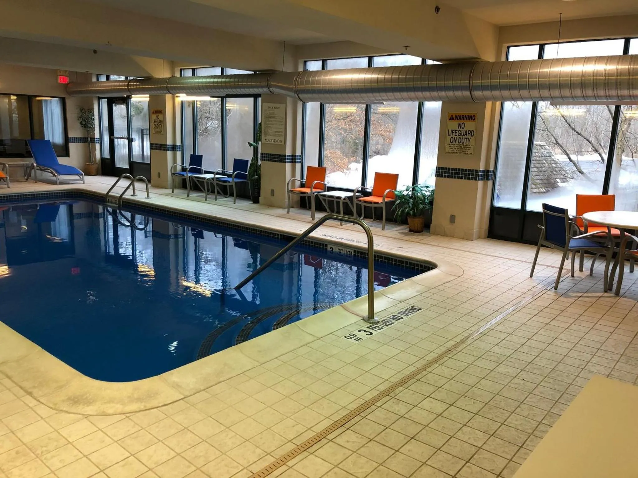 Swimming pool in Holiday Inn Express Syracuse Airport by IHG