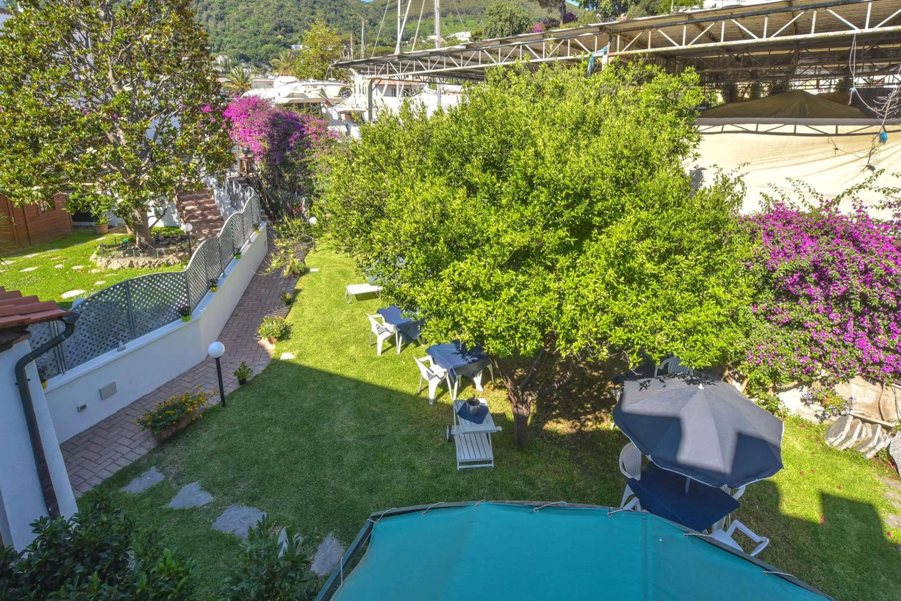 Garden view in Villa al Porto