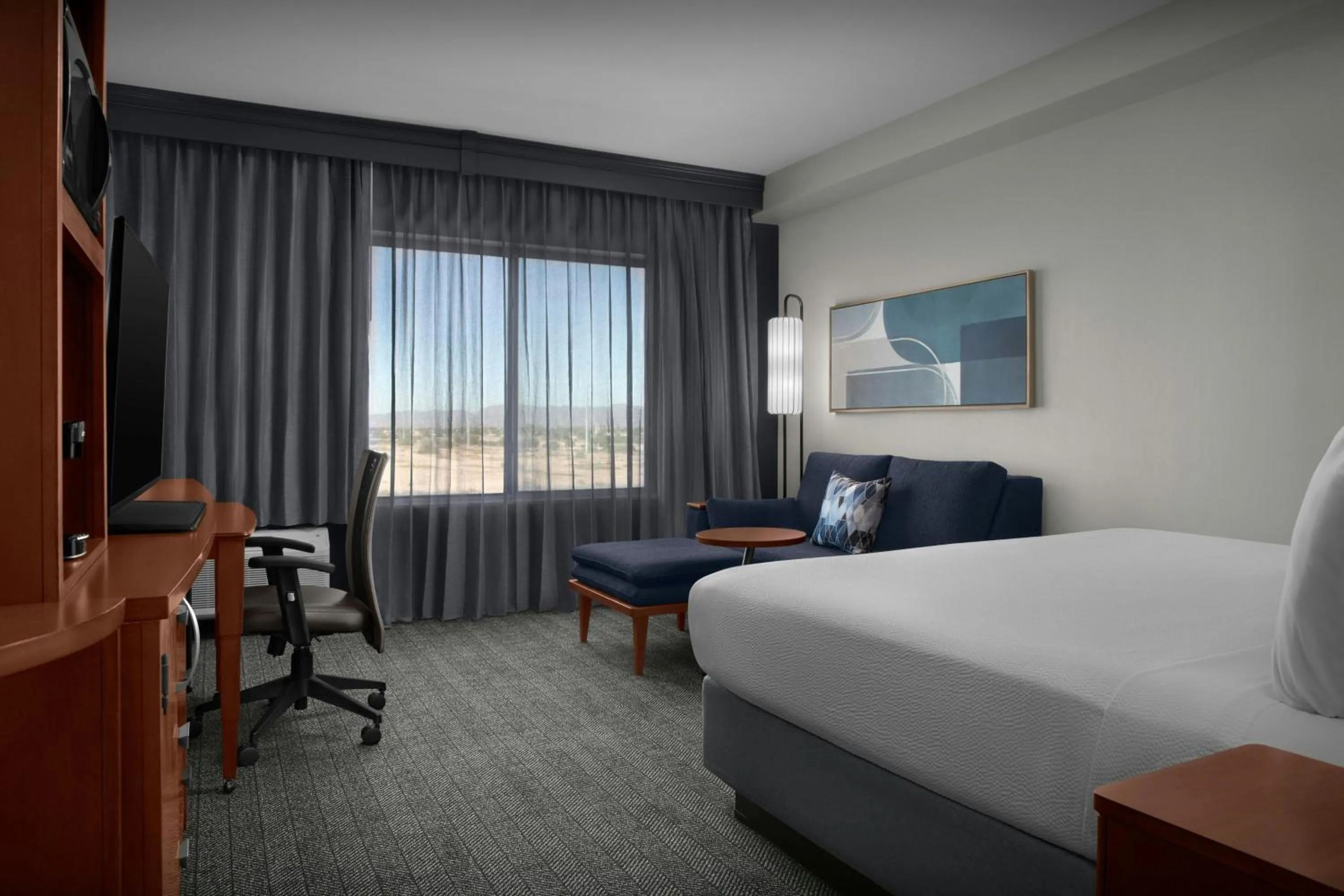 Photo of the whole room, Bed in Courtyard Phoenix Chandler/Fashion Center