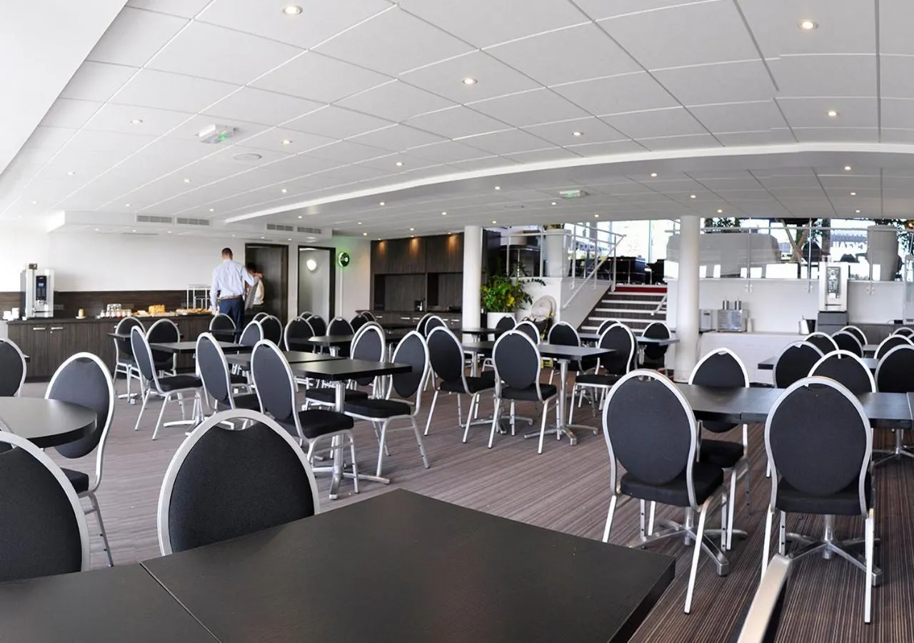 Living room in Golden Tulip Pornic Suites- Appart Hotel