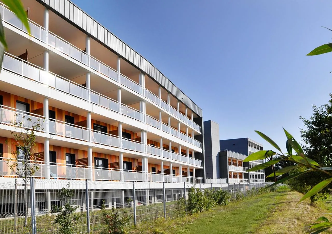 Property building in Golden Tulip Pornic Suites- Appart Hotel