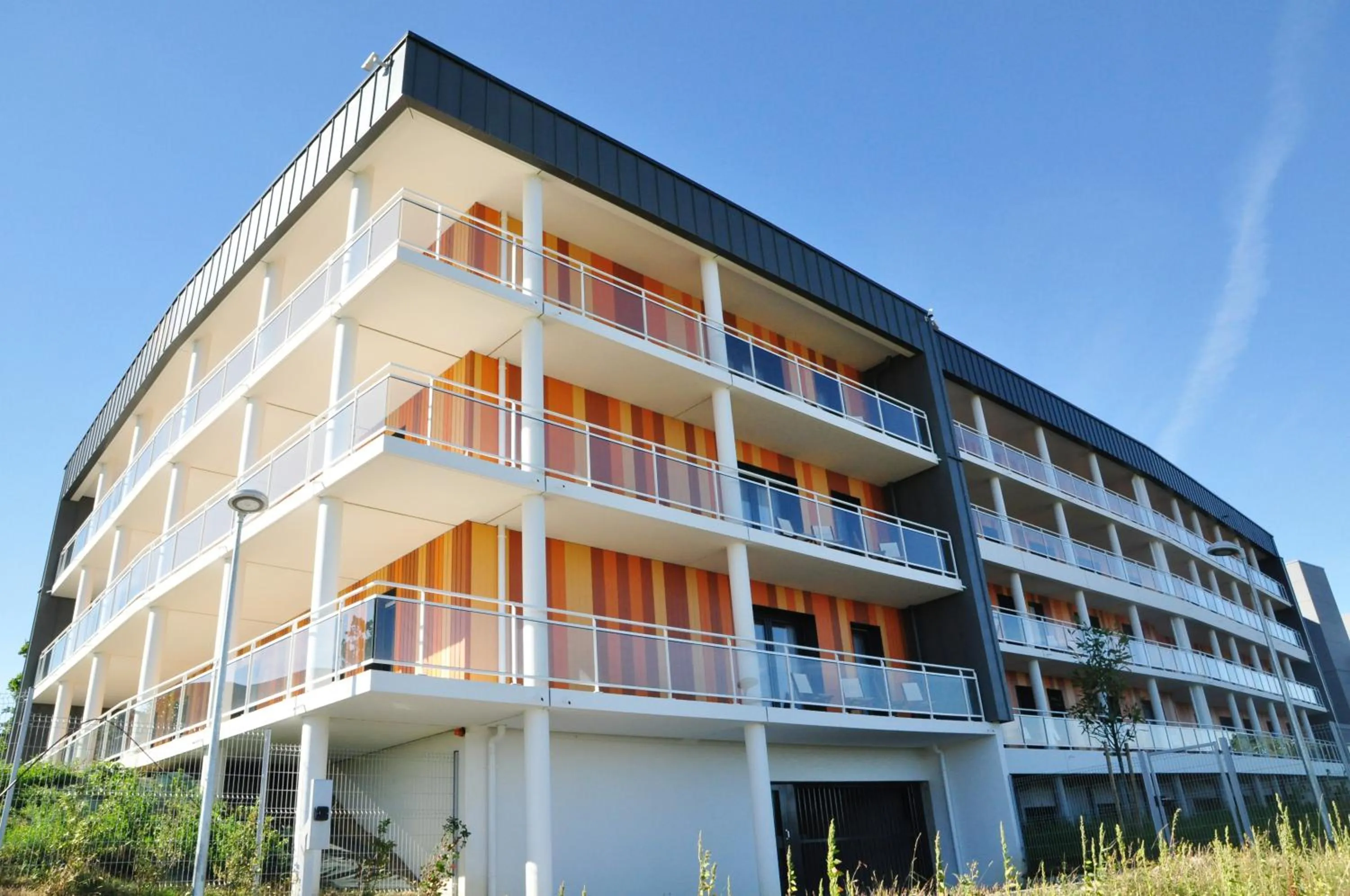 Property building in Golden Tulip Pornic Suites- Appart Hotel