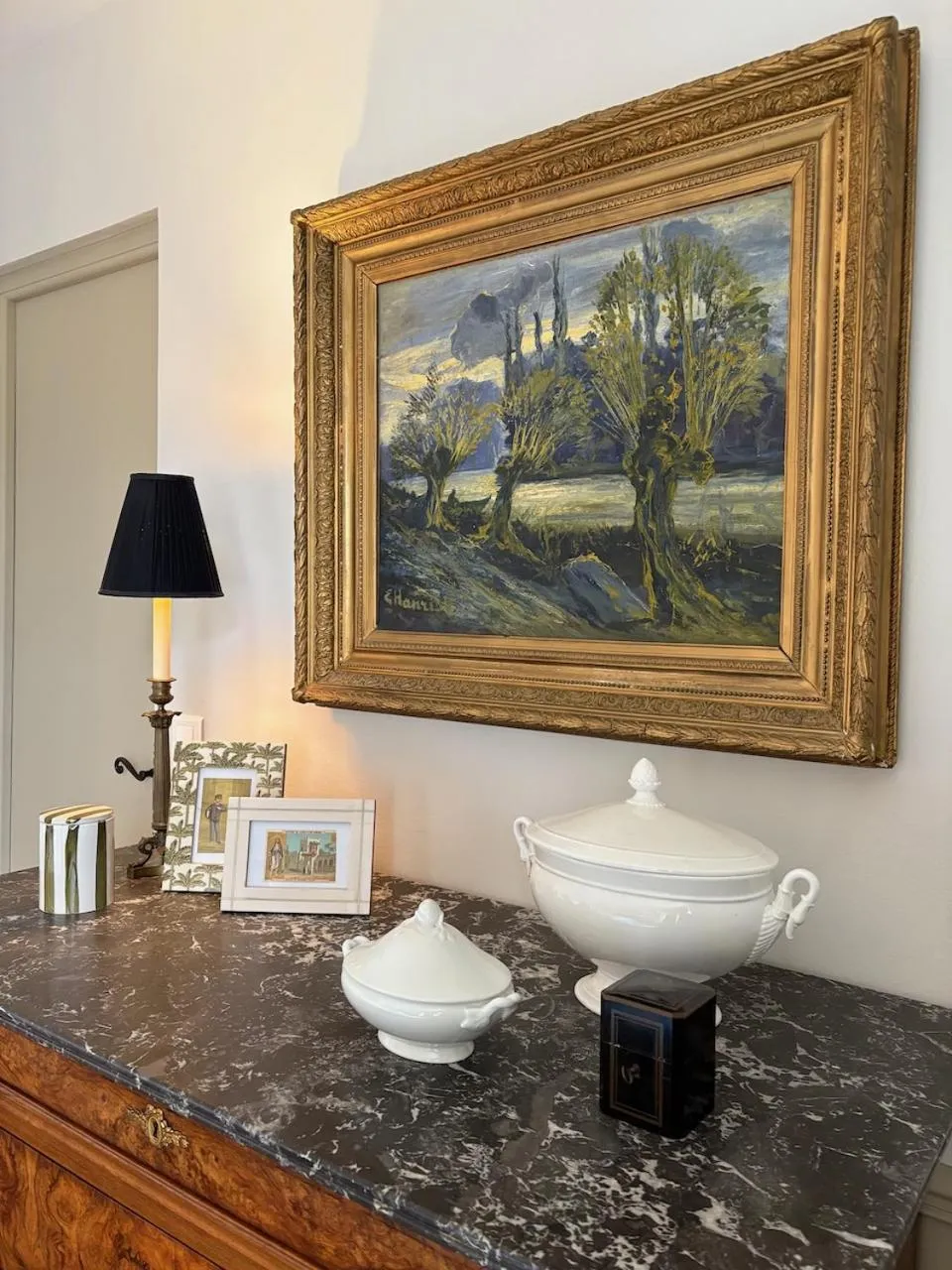 Decorative detail in Les Aurochs