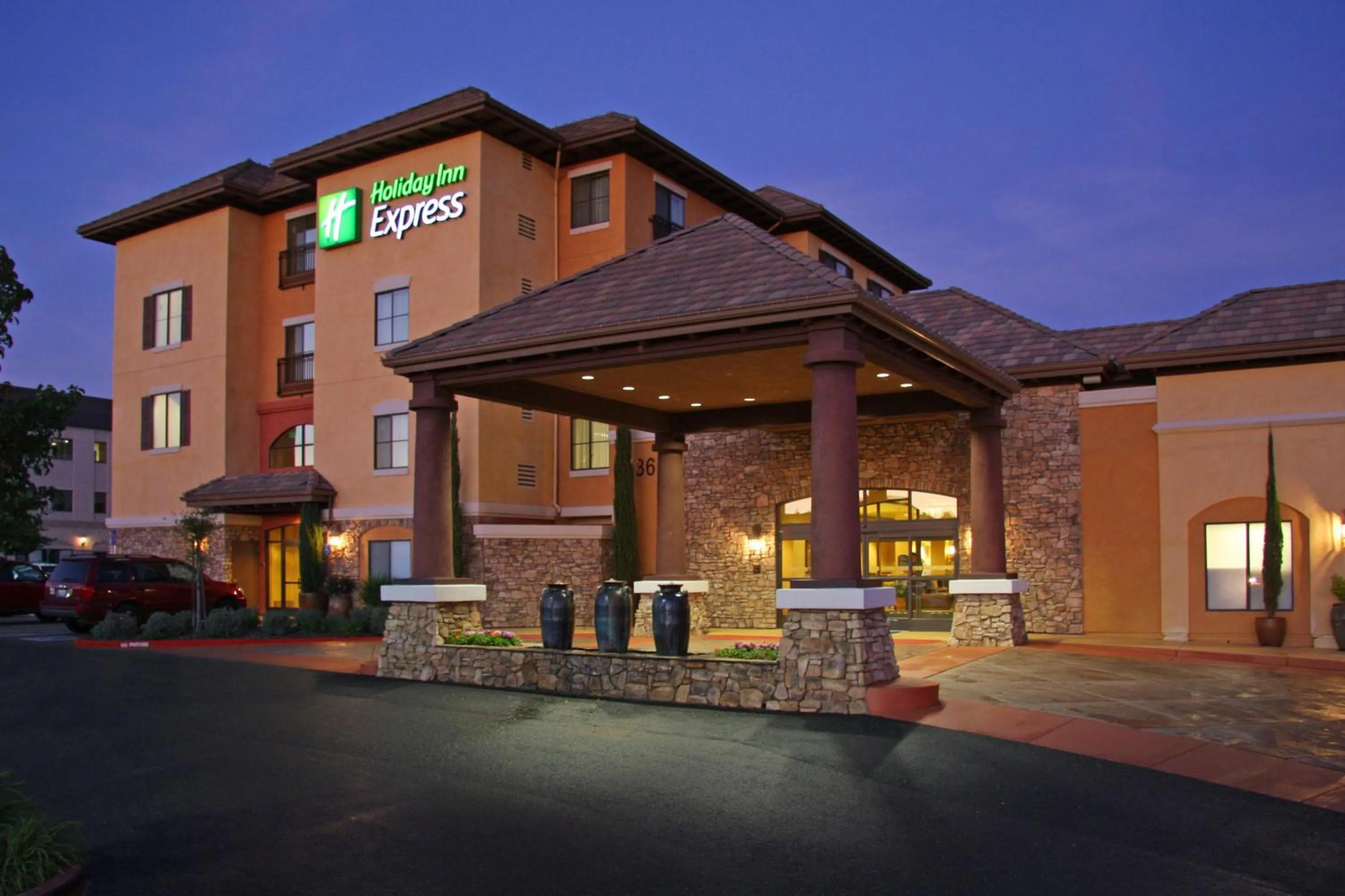 Property building in Holiday Inn Express Hotel & Suites El Dorado Hills by IHG