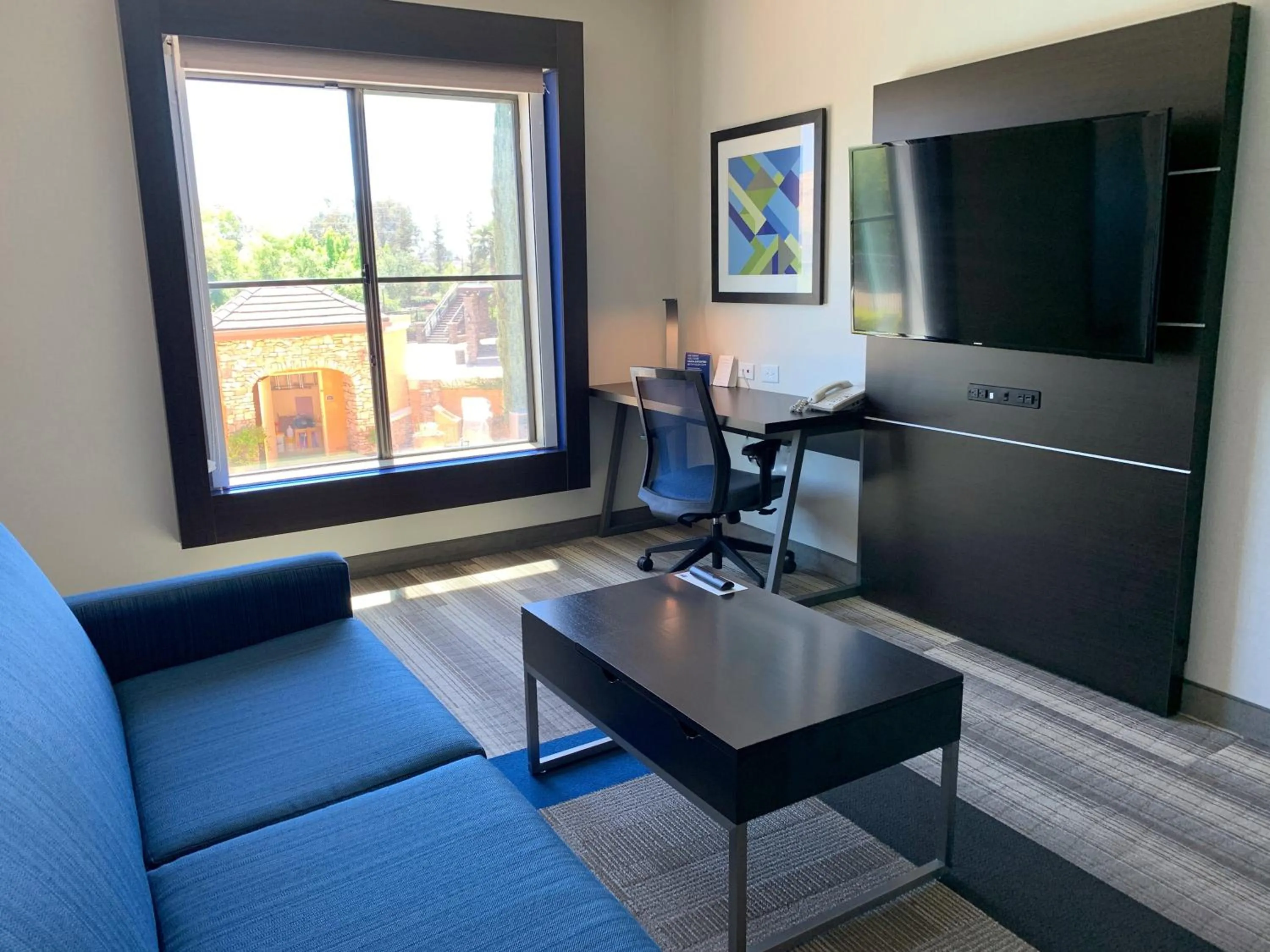 Photo of the whole room in Holiday Inn Express Hotel & Suites El Dorado Hills by IHG