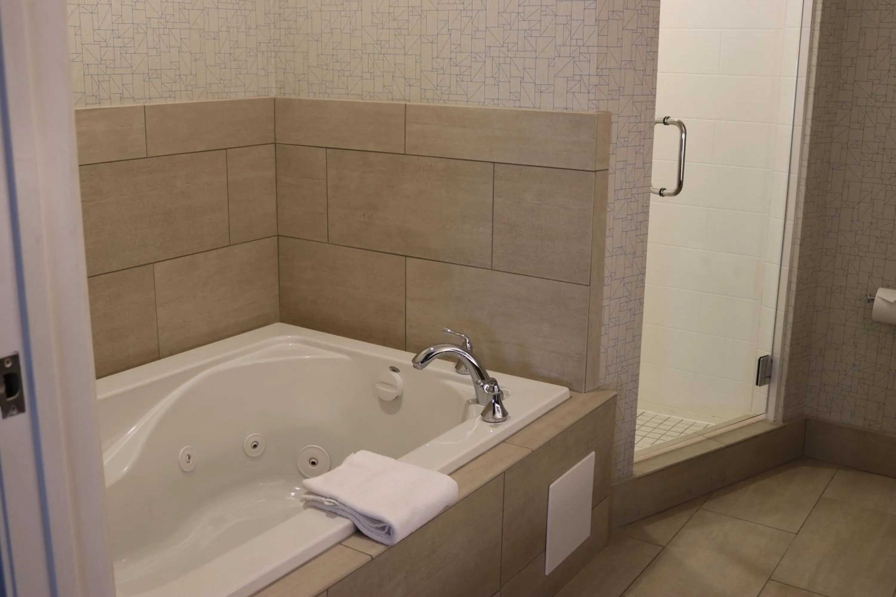 Bathroom in Holiday Inn Express Hotel & Suites El Dorado Hills by IHG