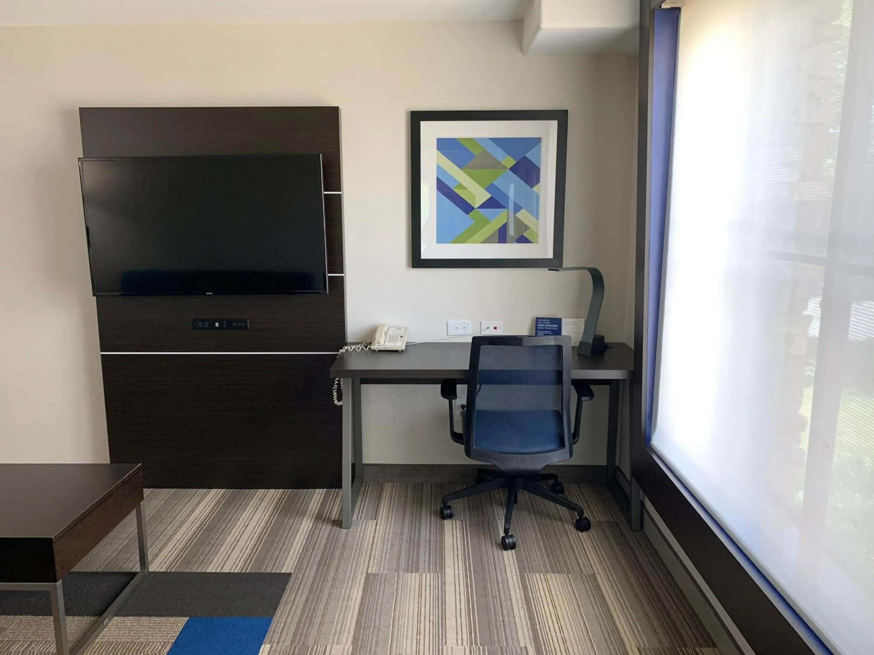 Suite - Mobility Access Roll in Shower/Non-Smoking in Holiday Inn Express Hotel & Suites El Dorado Hills by IHG Suite - Mobility Access Roll in Shower/Non-Smoking in Holiday Inn Express Hotel & Suites El Dorado Hills by IHG