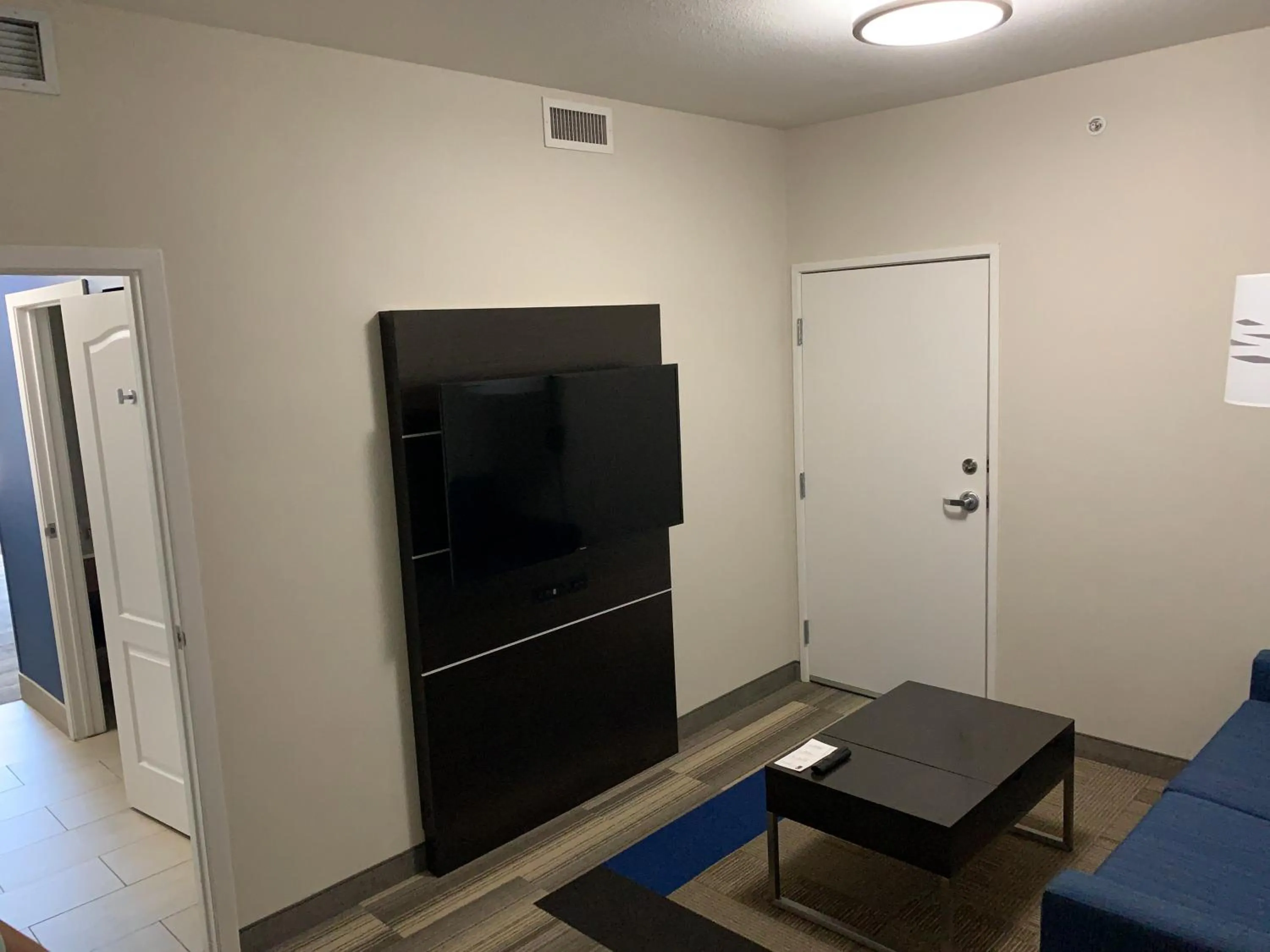 Photo of the whole room in Holiday Inn Express Hotel & Suites El Dorado Hills by IHG