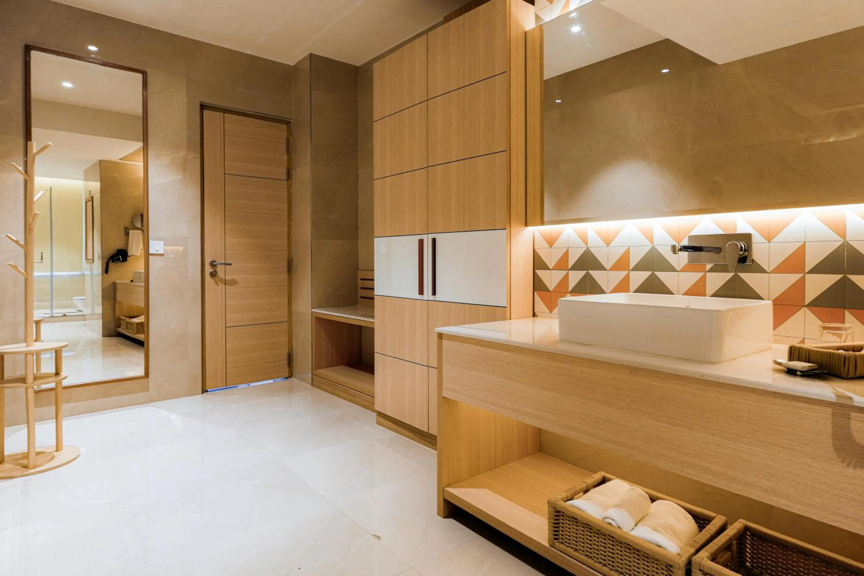 Shower in Best Western AH1 Amritsar