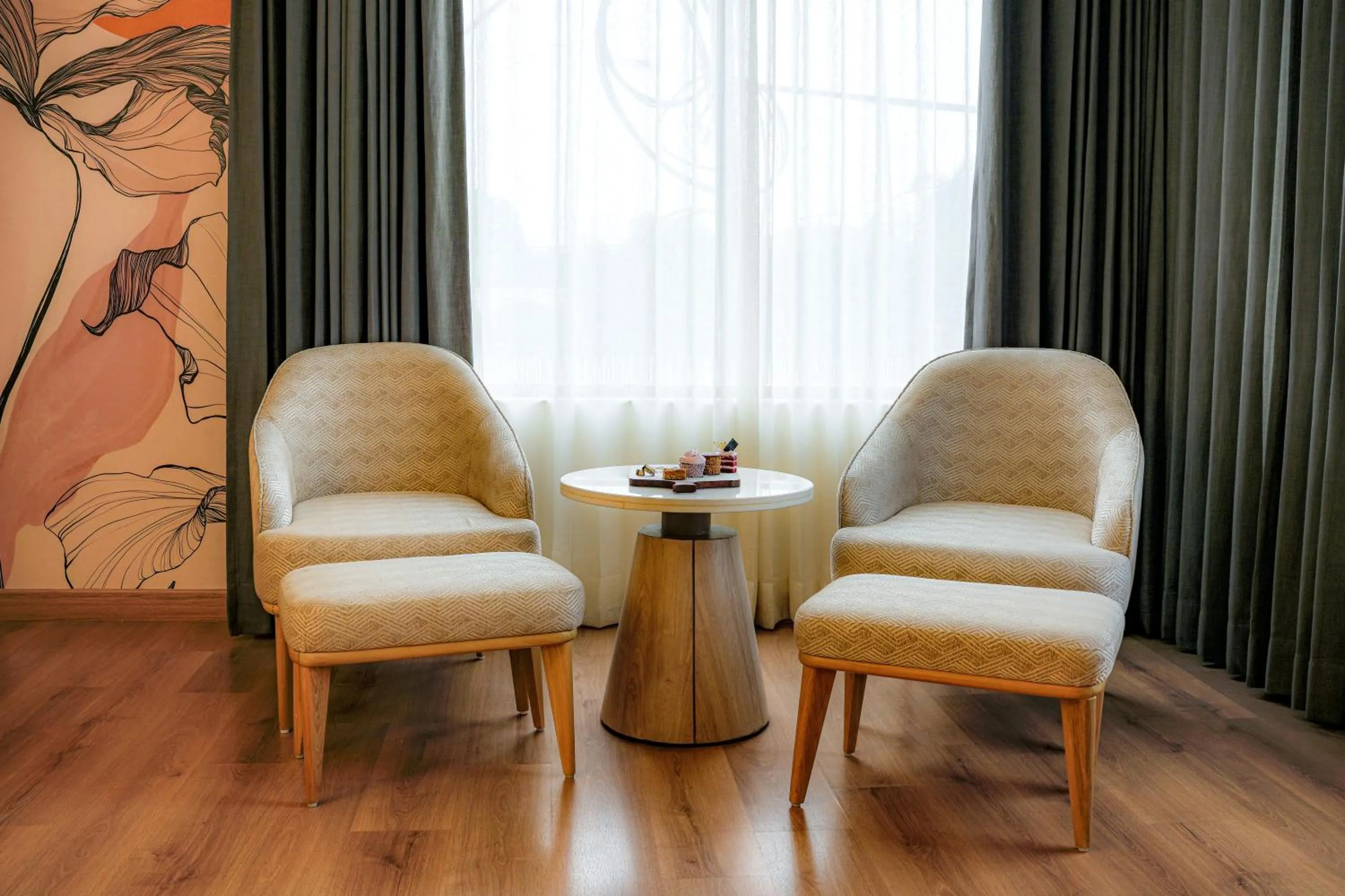 Seating area in Best Western AH1 Amritsar