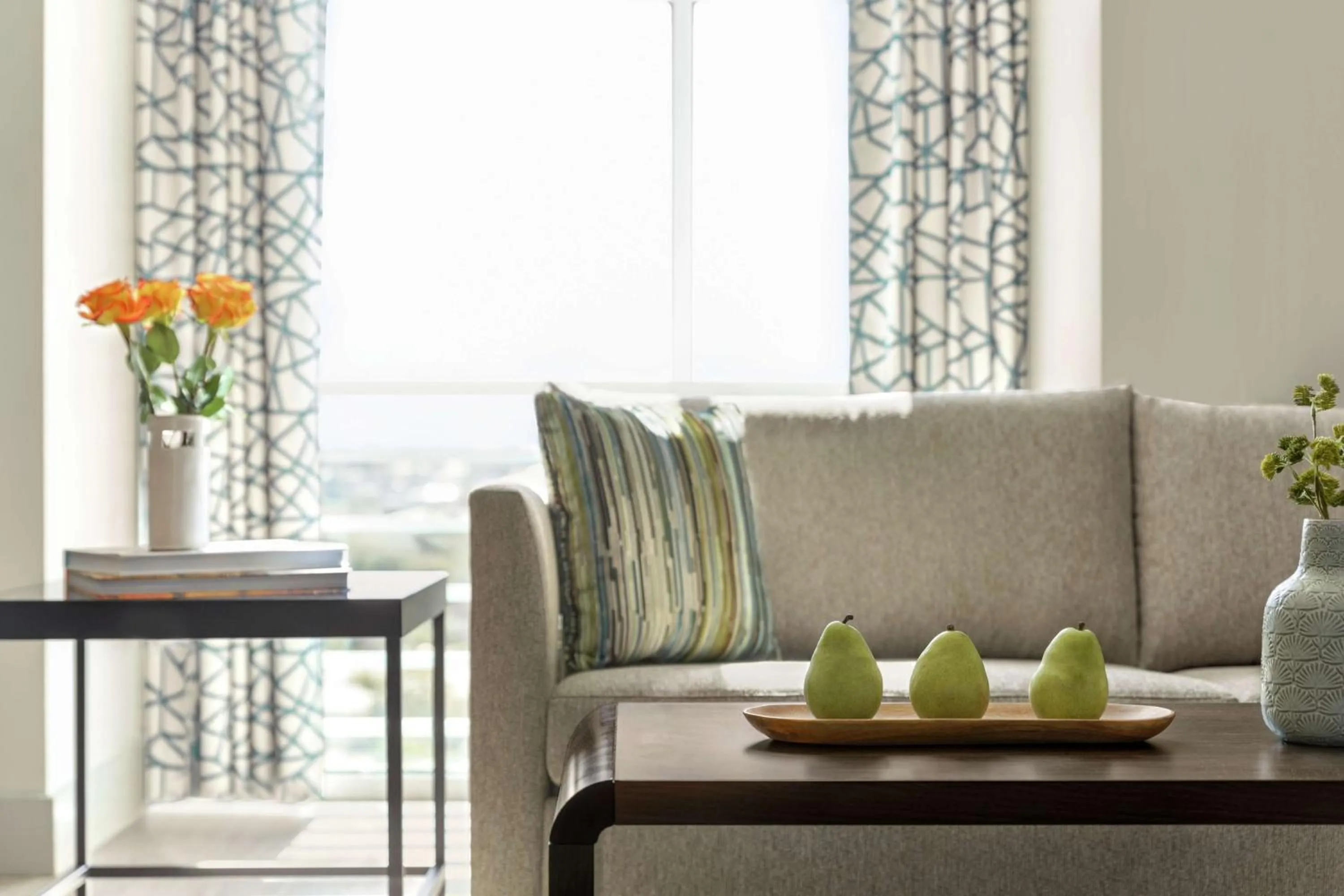 Living room in Hotel Alba Tampa, Tapestry Collection By Hilton