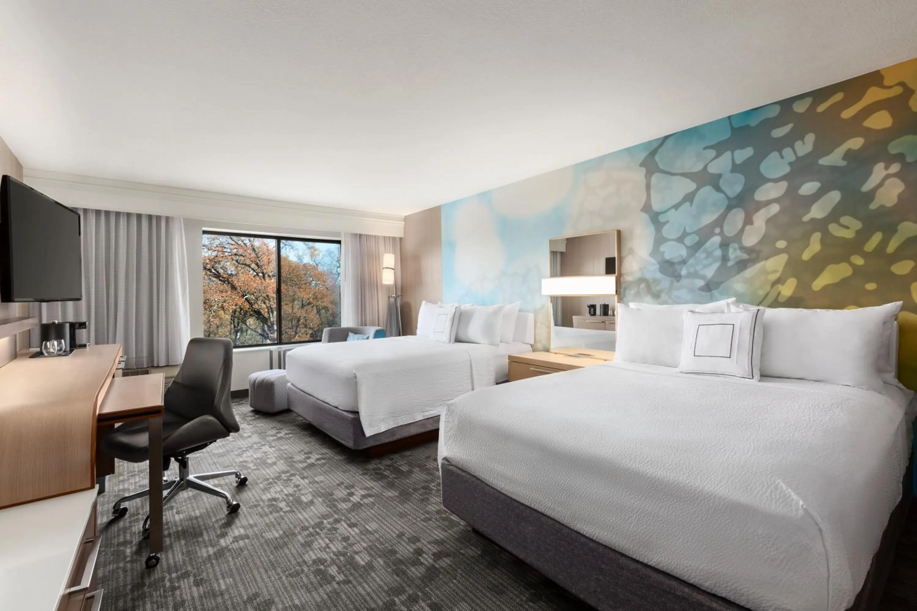 Bedroom, Bed in Courtyard by Marriott Roseville