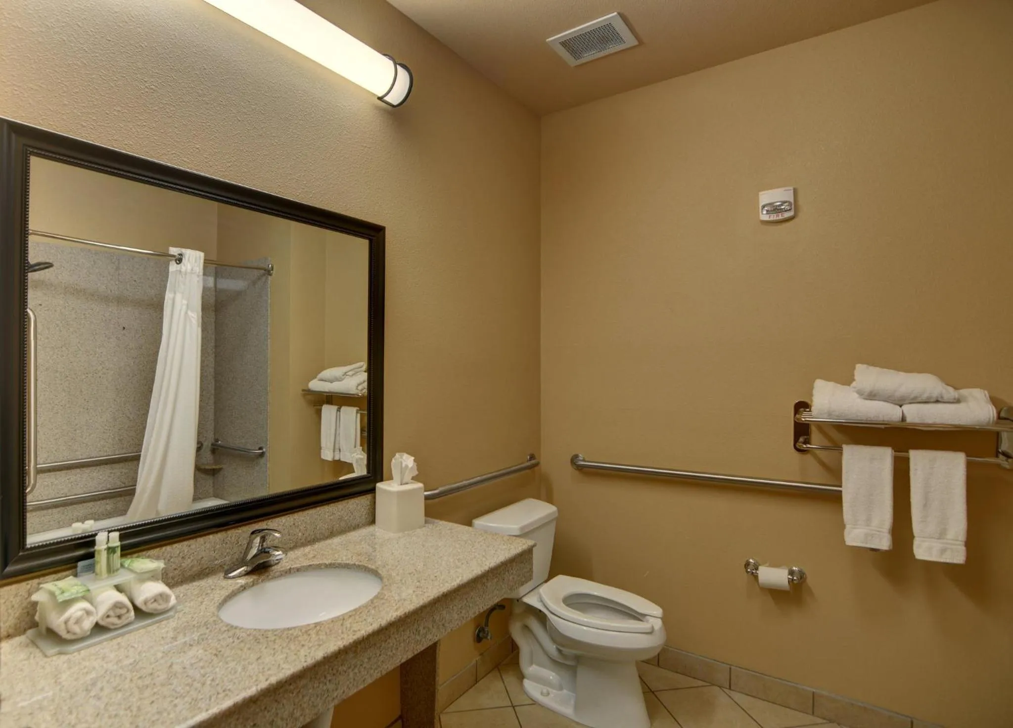 Bathroom in Holiday Inn Express Hotel and Suites Altus by IHG