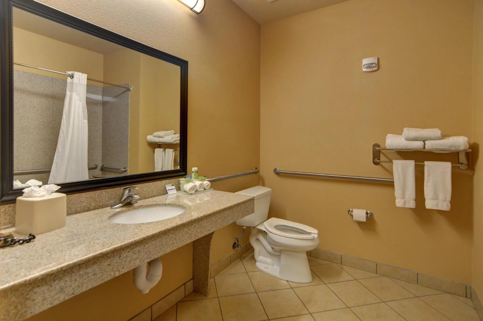Bathroom in Holiday Inn Express Hotel and Suites Altus by IHG