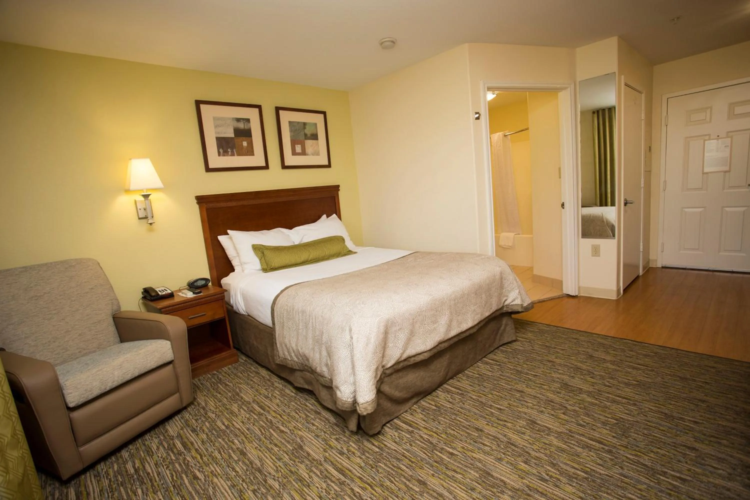 Photo of the whole room, Bed in Candlewood Suites Port Arthur/Nederland by IHG