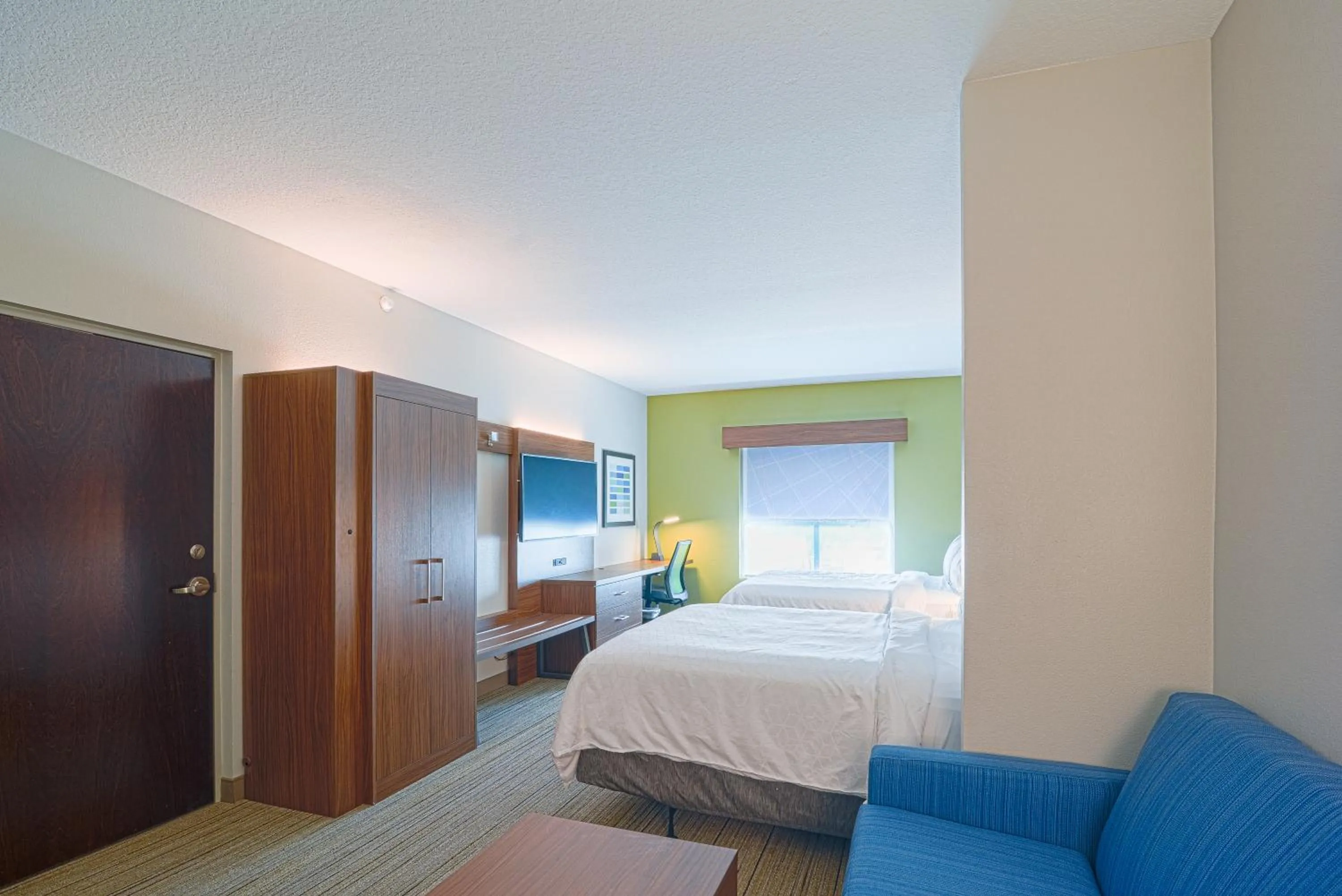 Photo of the whole room, Bed in Holiday Inn Express Hotel & Suites Tampa-USF-Busch Gardens by IHG