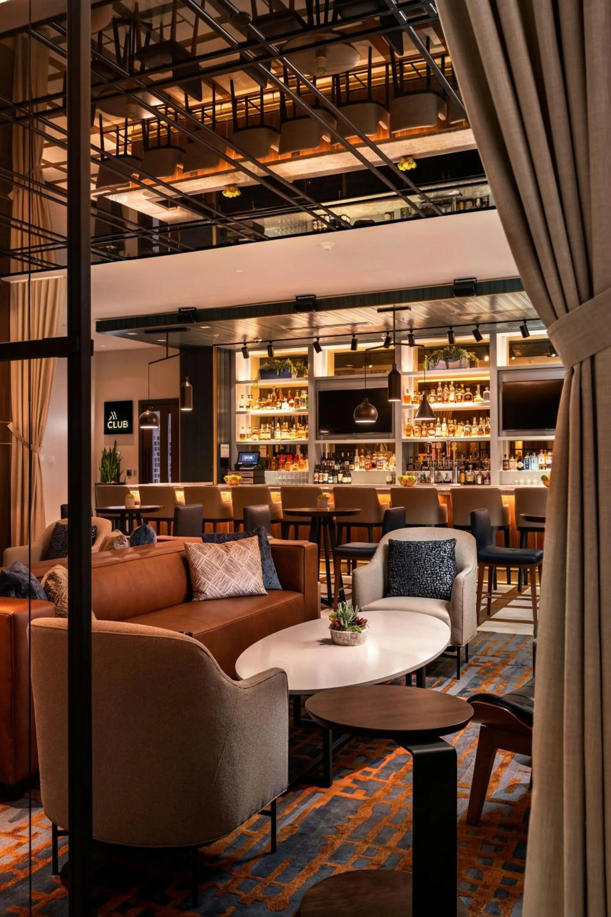 Lounge or bar in Nashville Marriott at Vanderbilt University