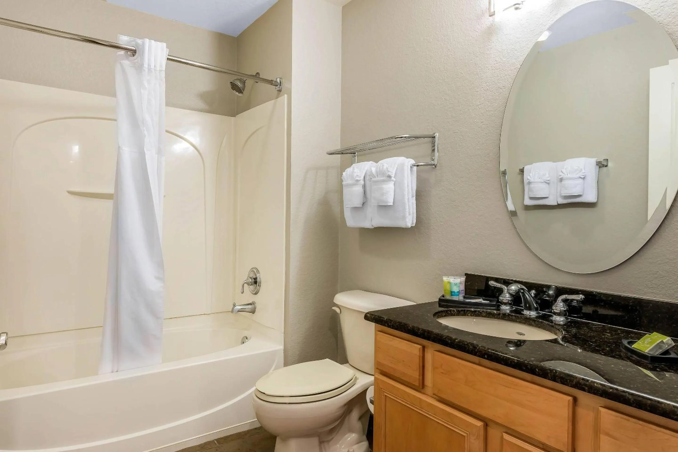 Bedroom in Bluegreen Vacations Fountains, an Ascend Collection Resort