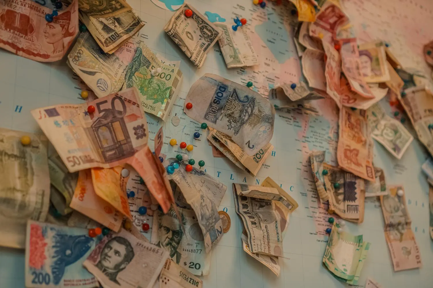 Communal lounge/ TV room in Garden Lane Backpackers